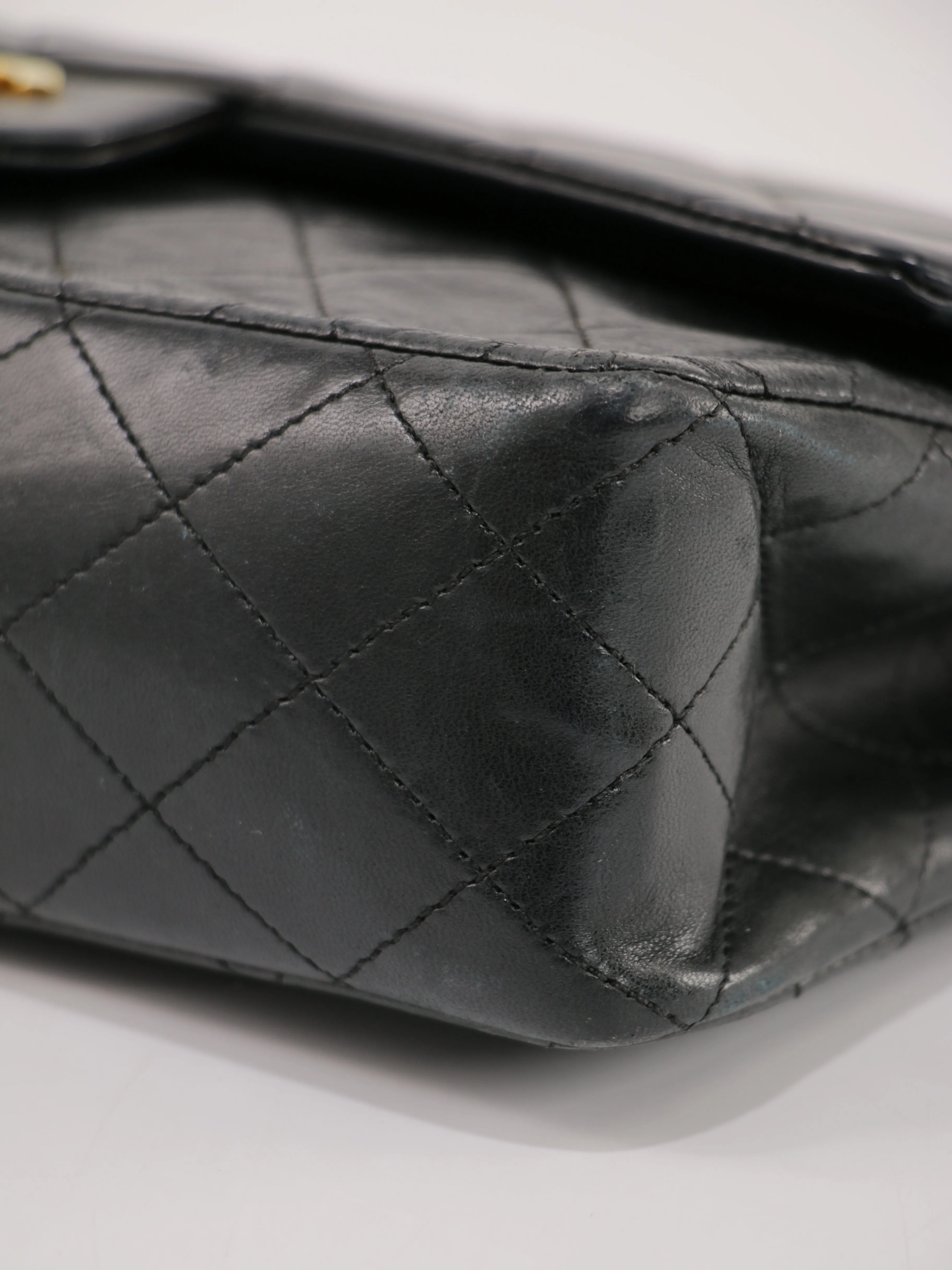 Medium Classic Flap