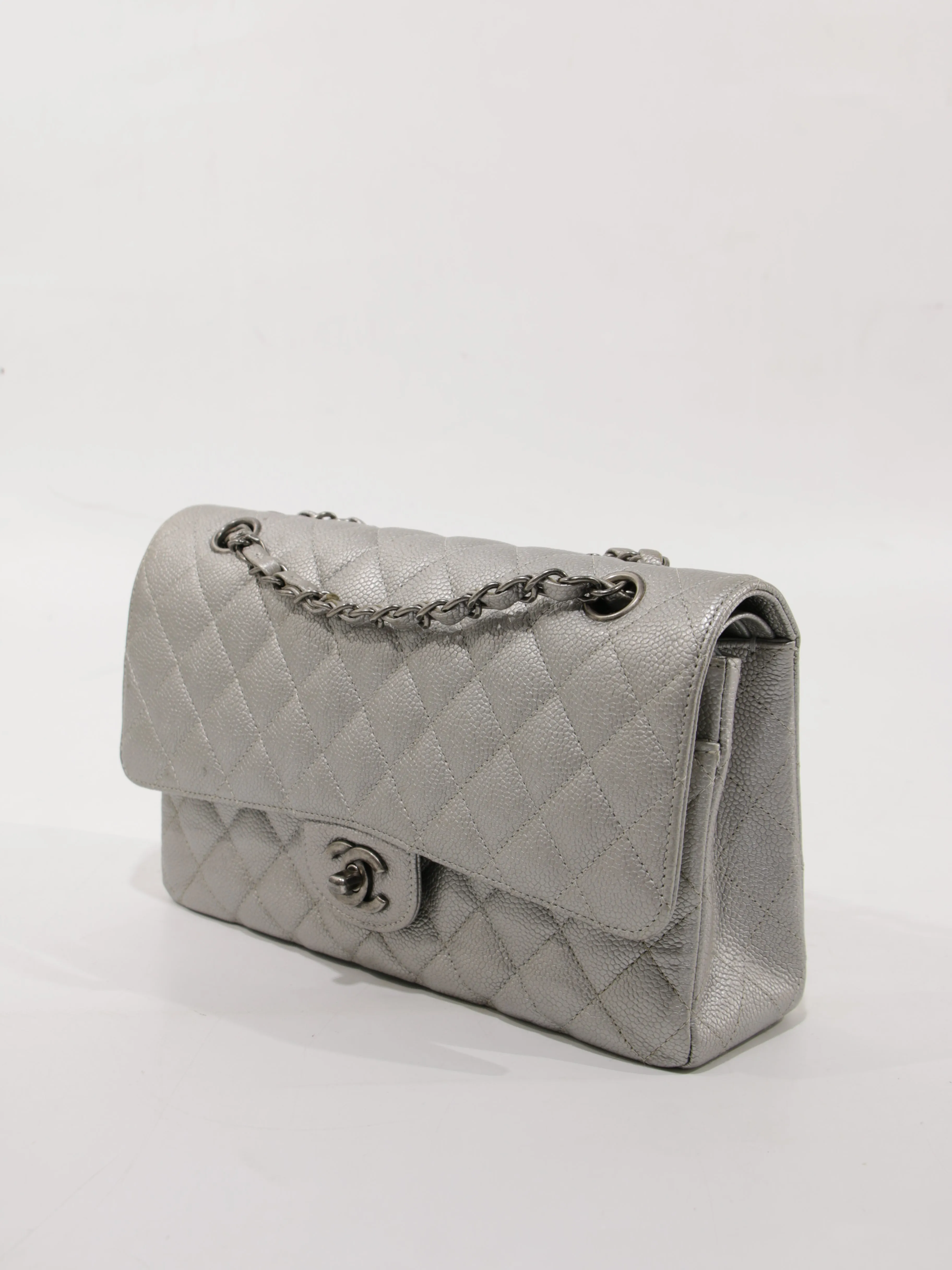 Medium Classic Flap