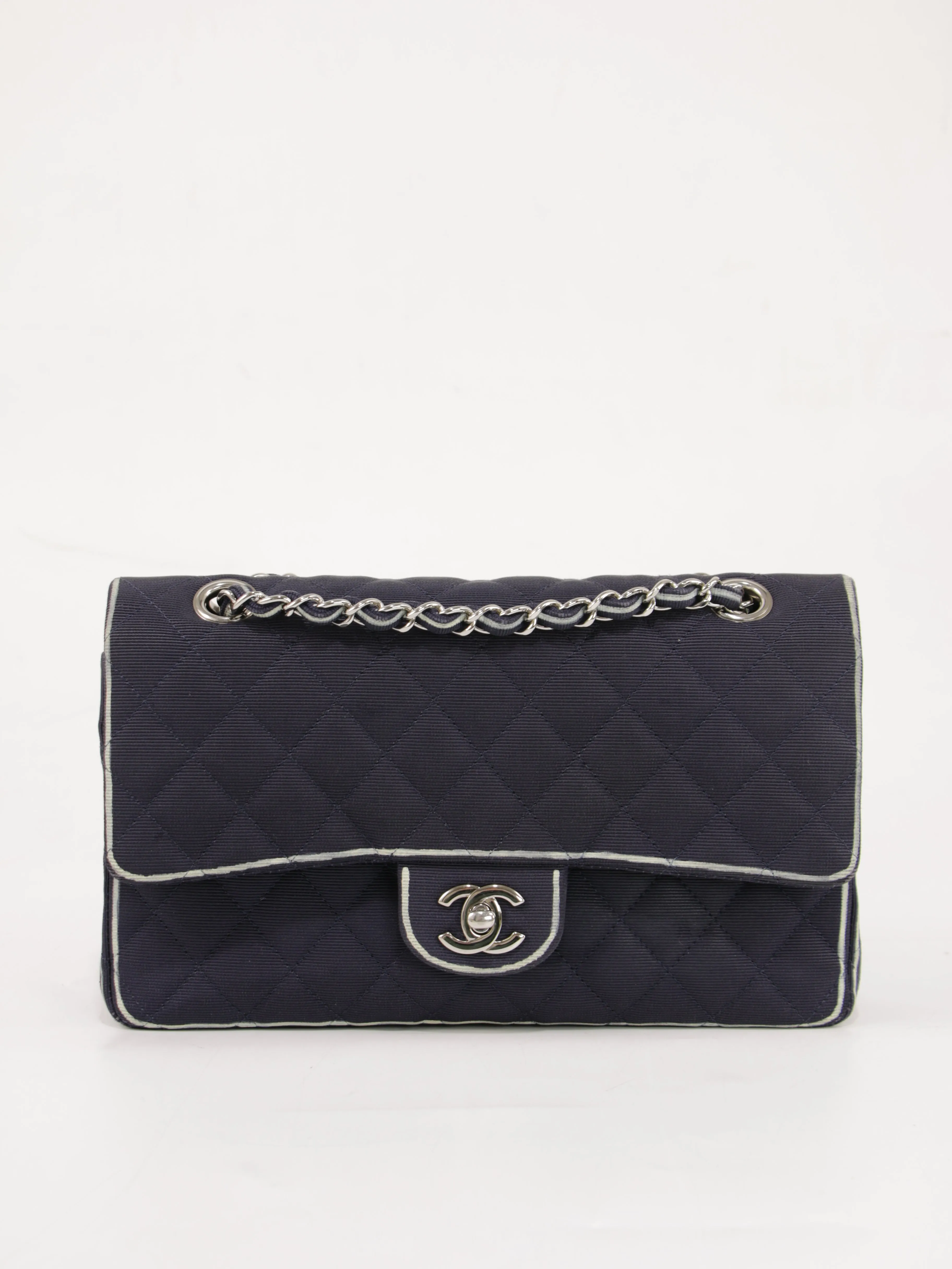 Medium Classic Flap