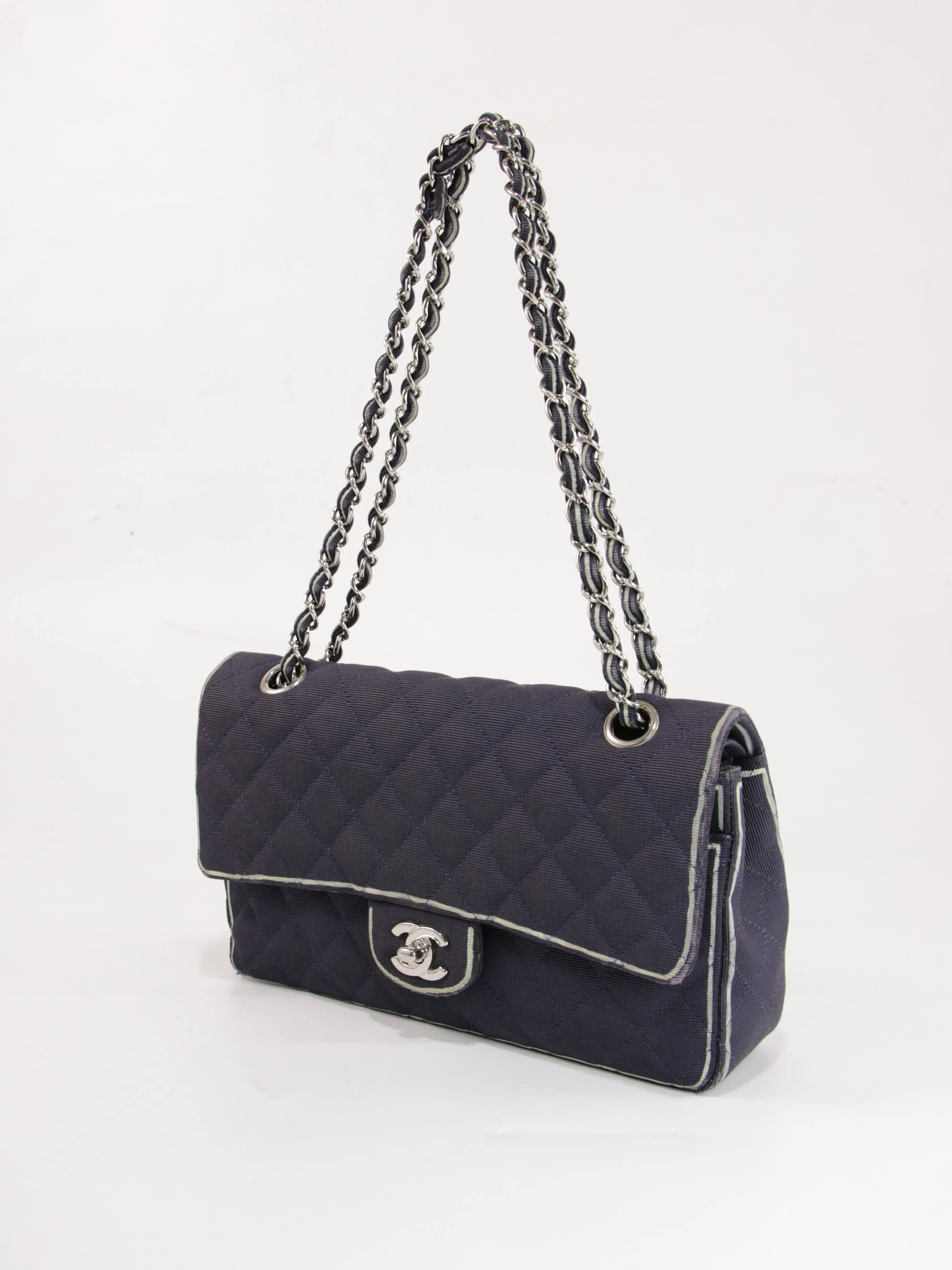 Medium Classic Flap