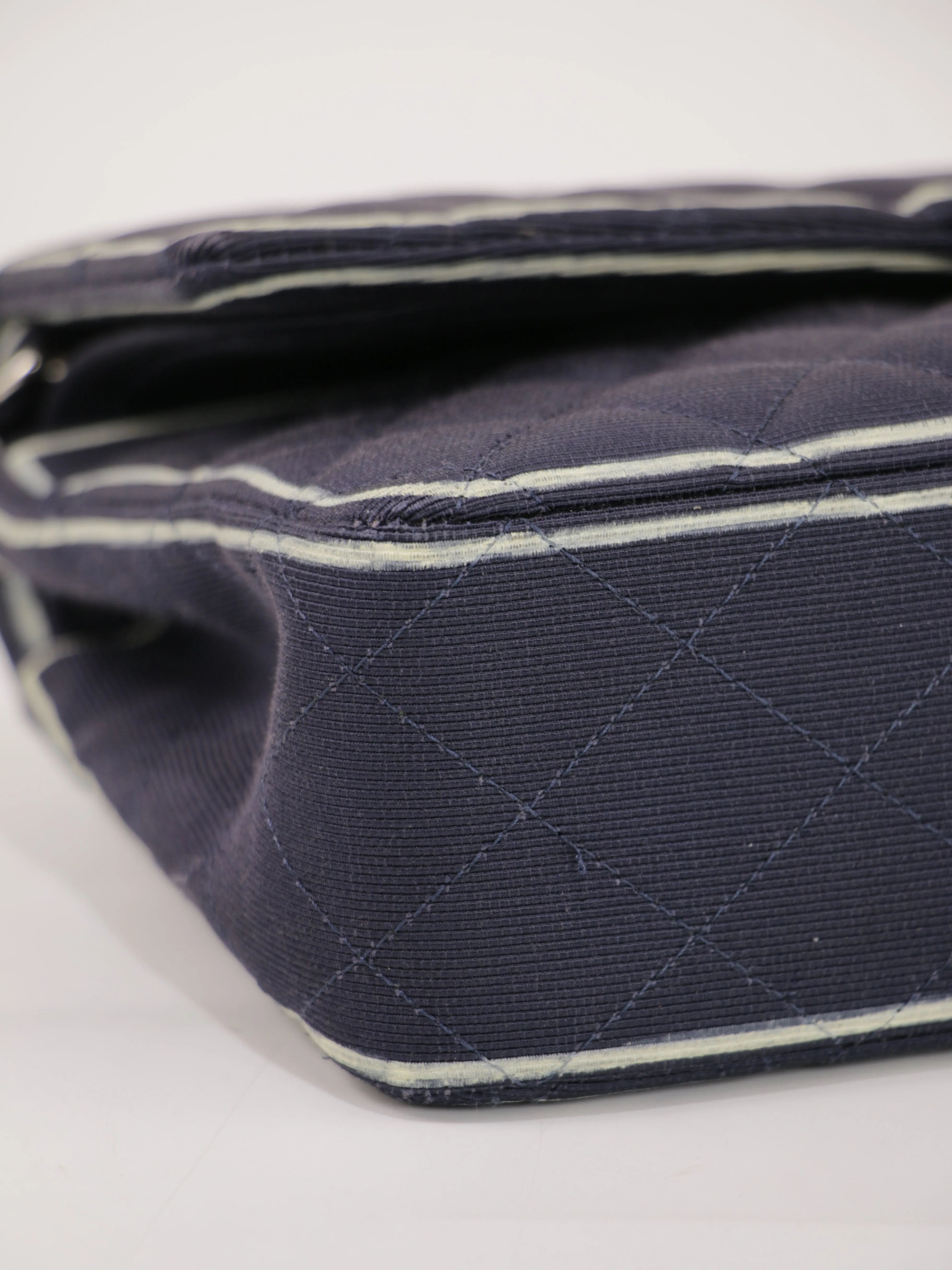 Medium Classic Flap