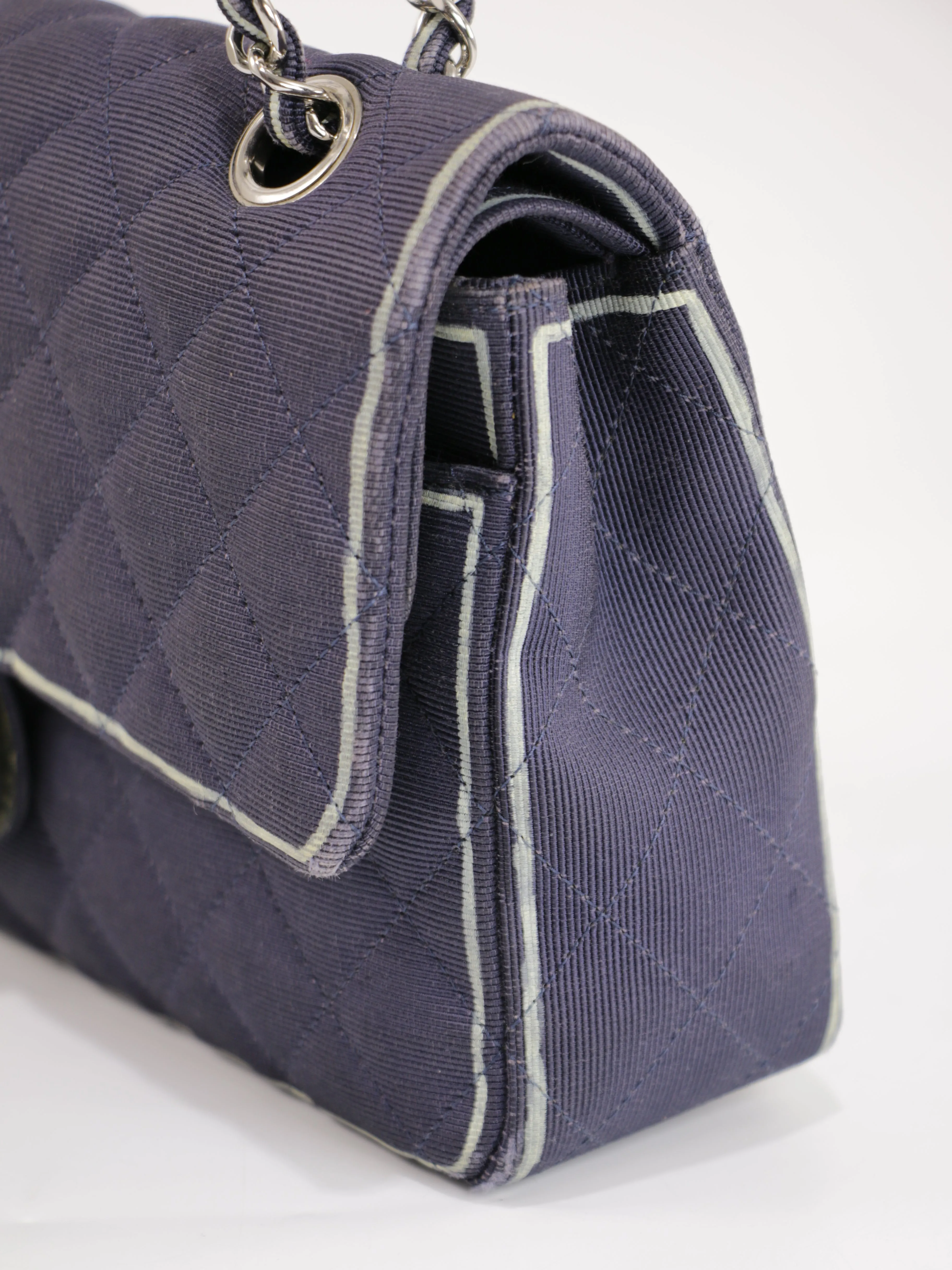 Medium Classic Flap