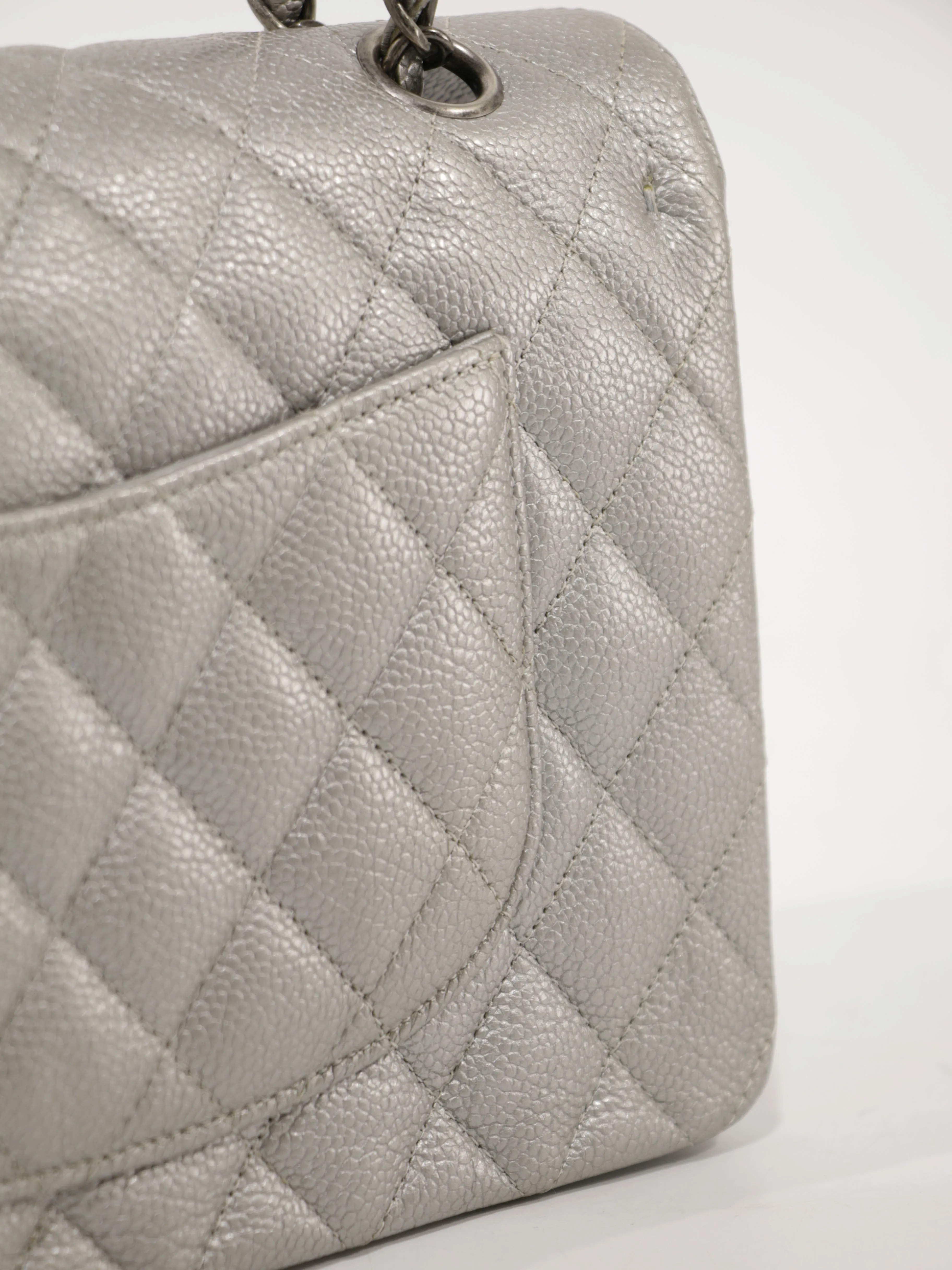 Medium Classic Flap