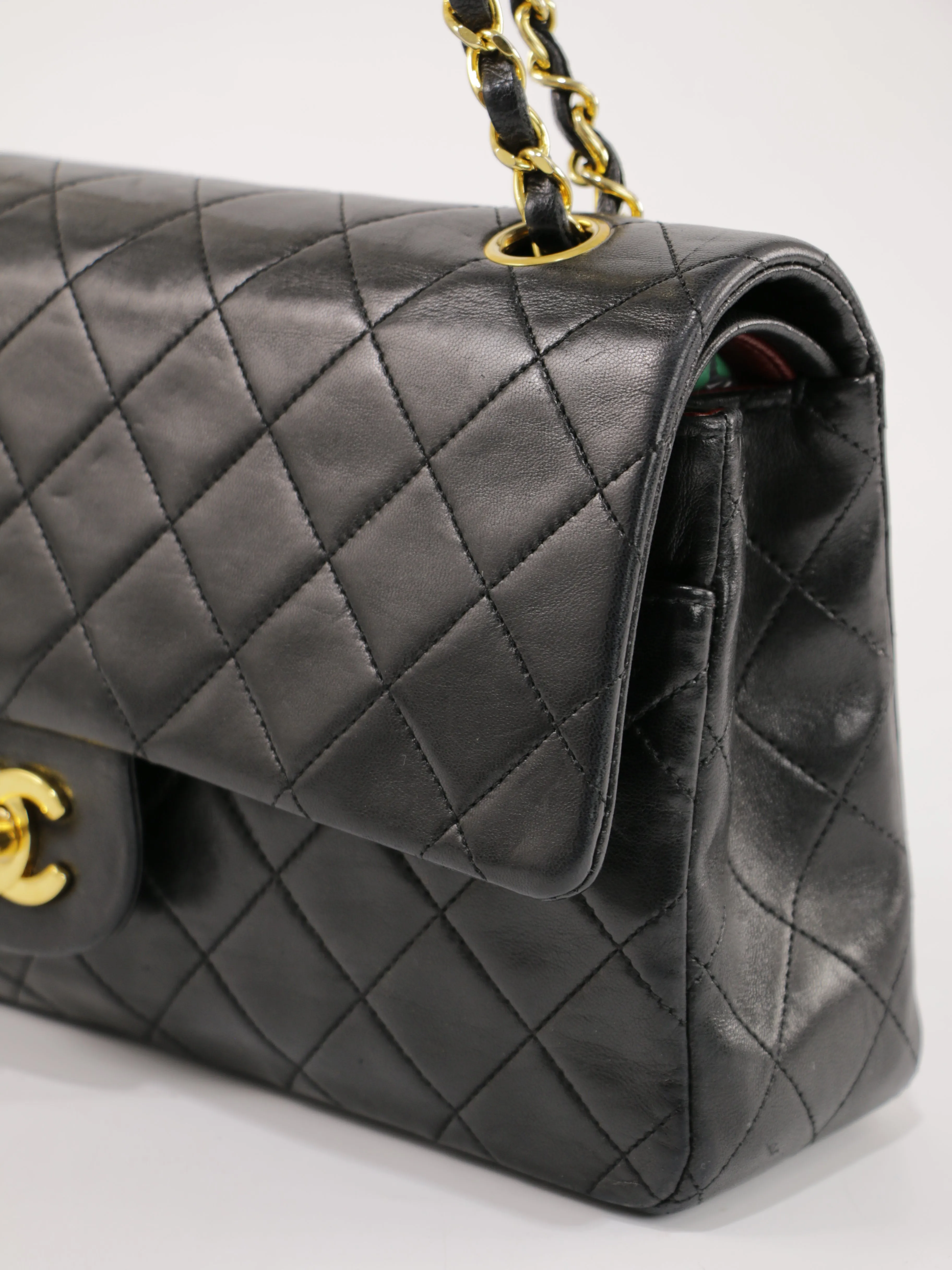 Medium Classic Flap