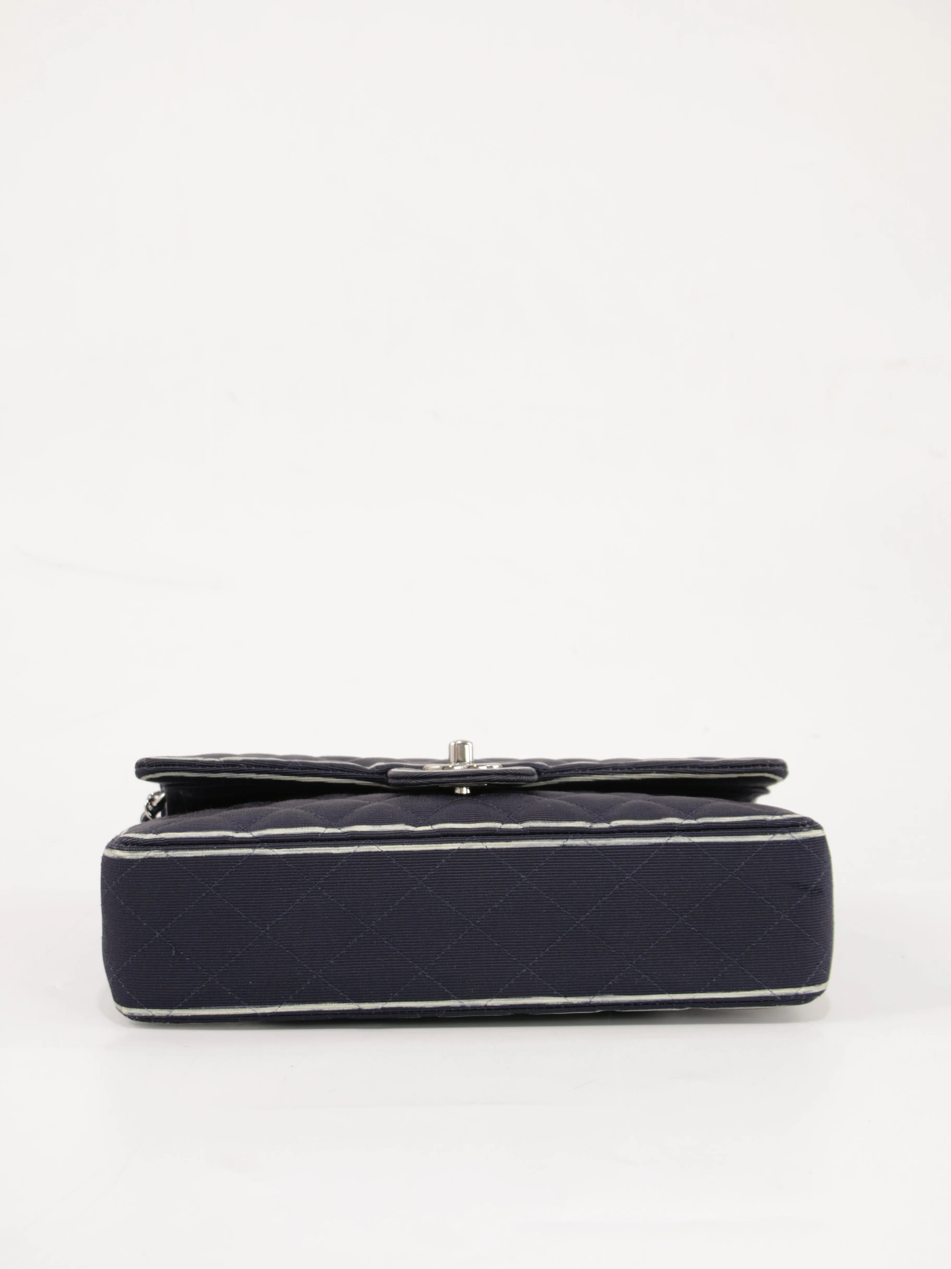 Medium Classic Flap