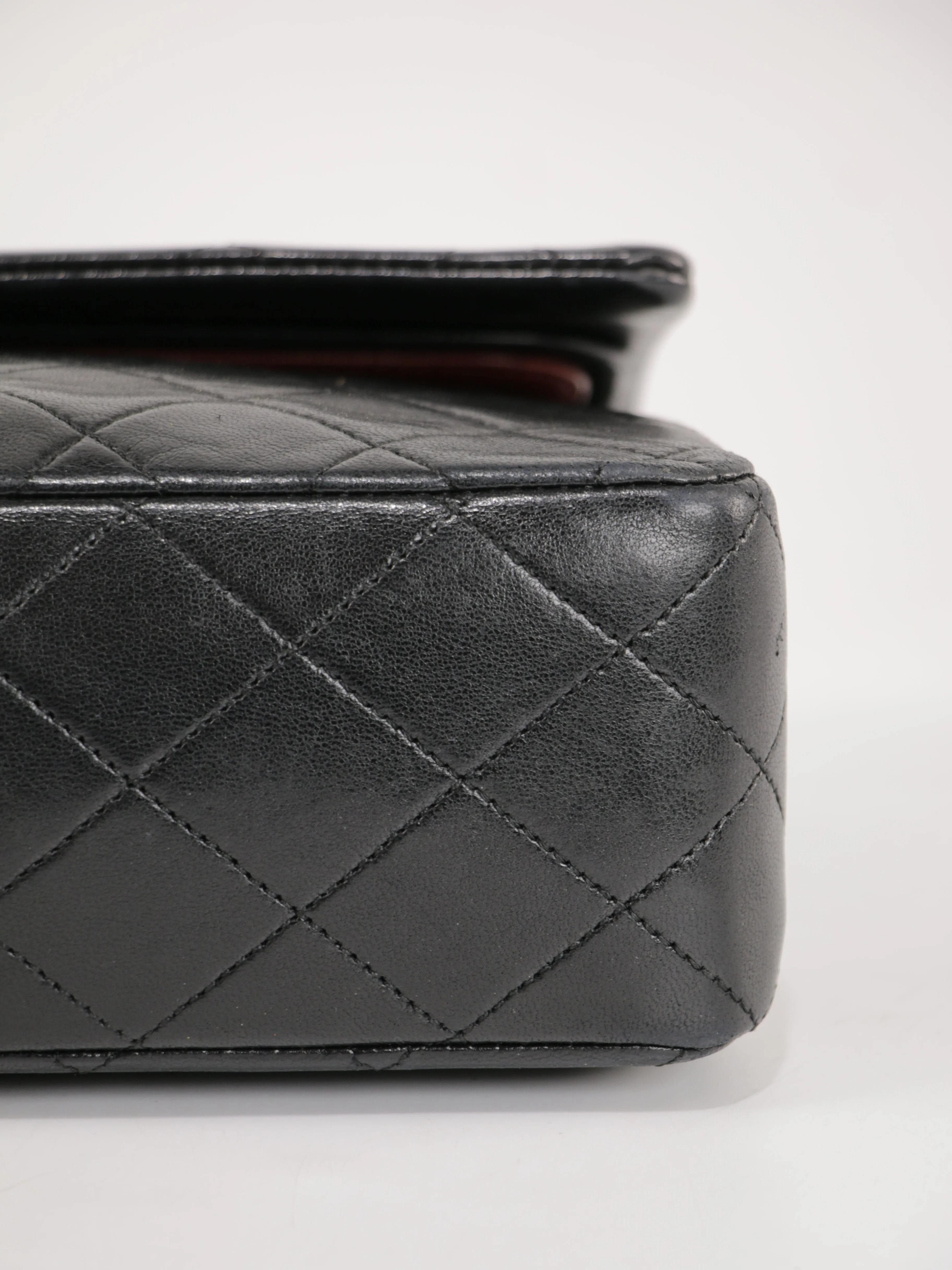 Medium Classic Flap
