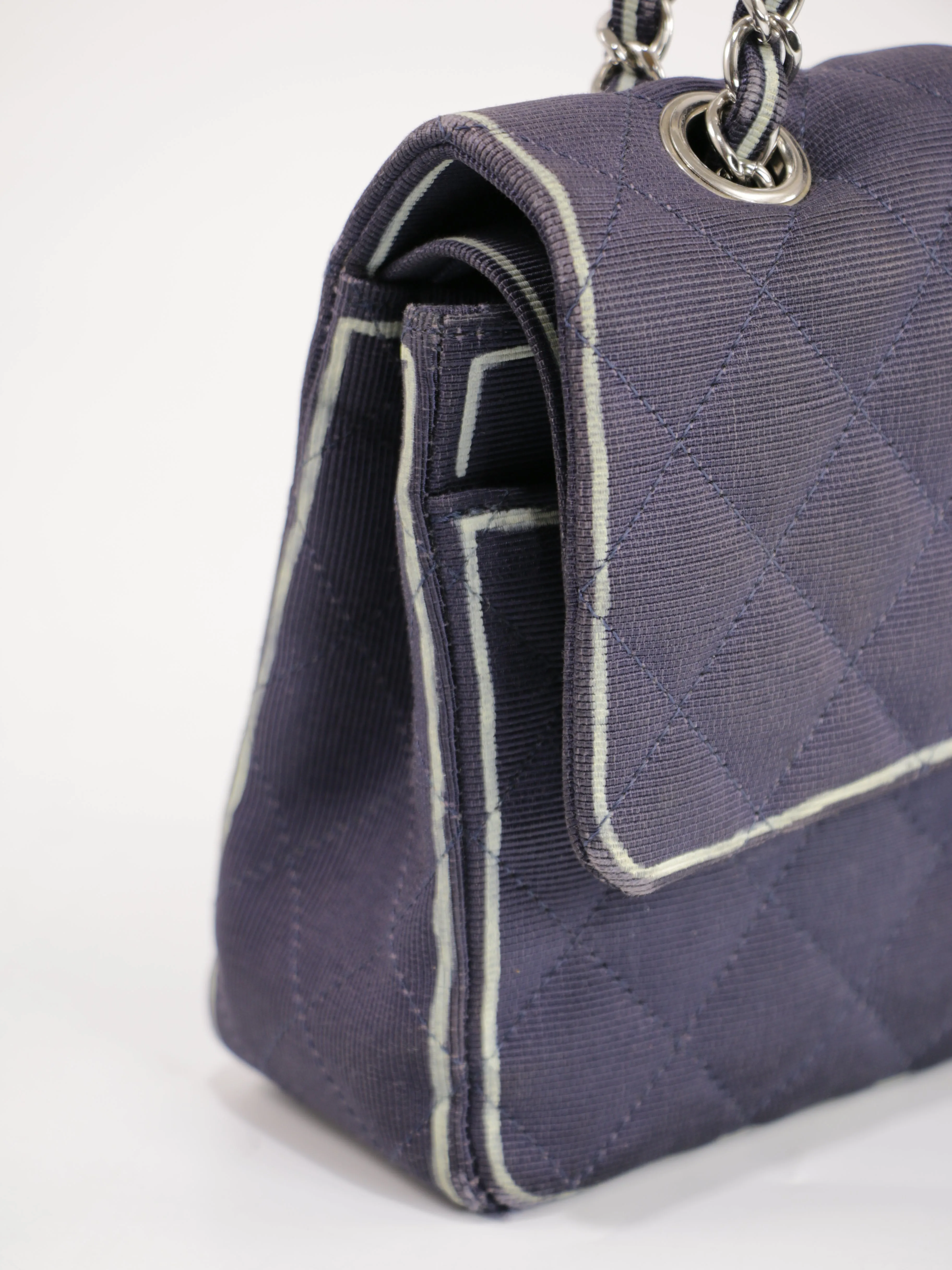 Medium Classic Flap