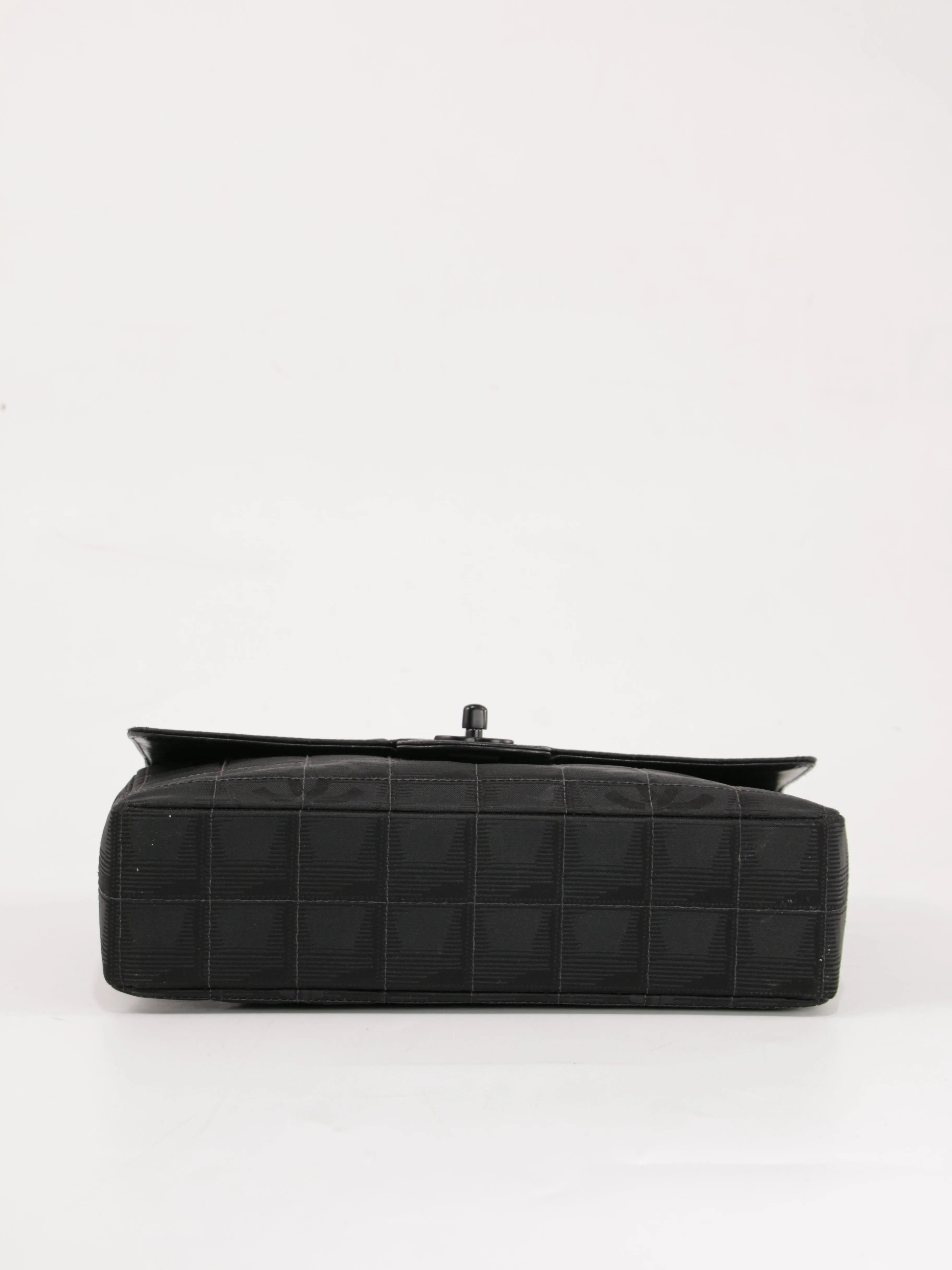 Medium Classic Flap