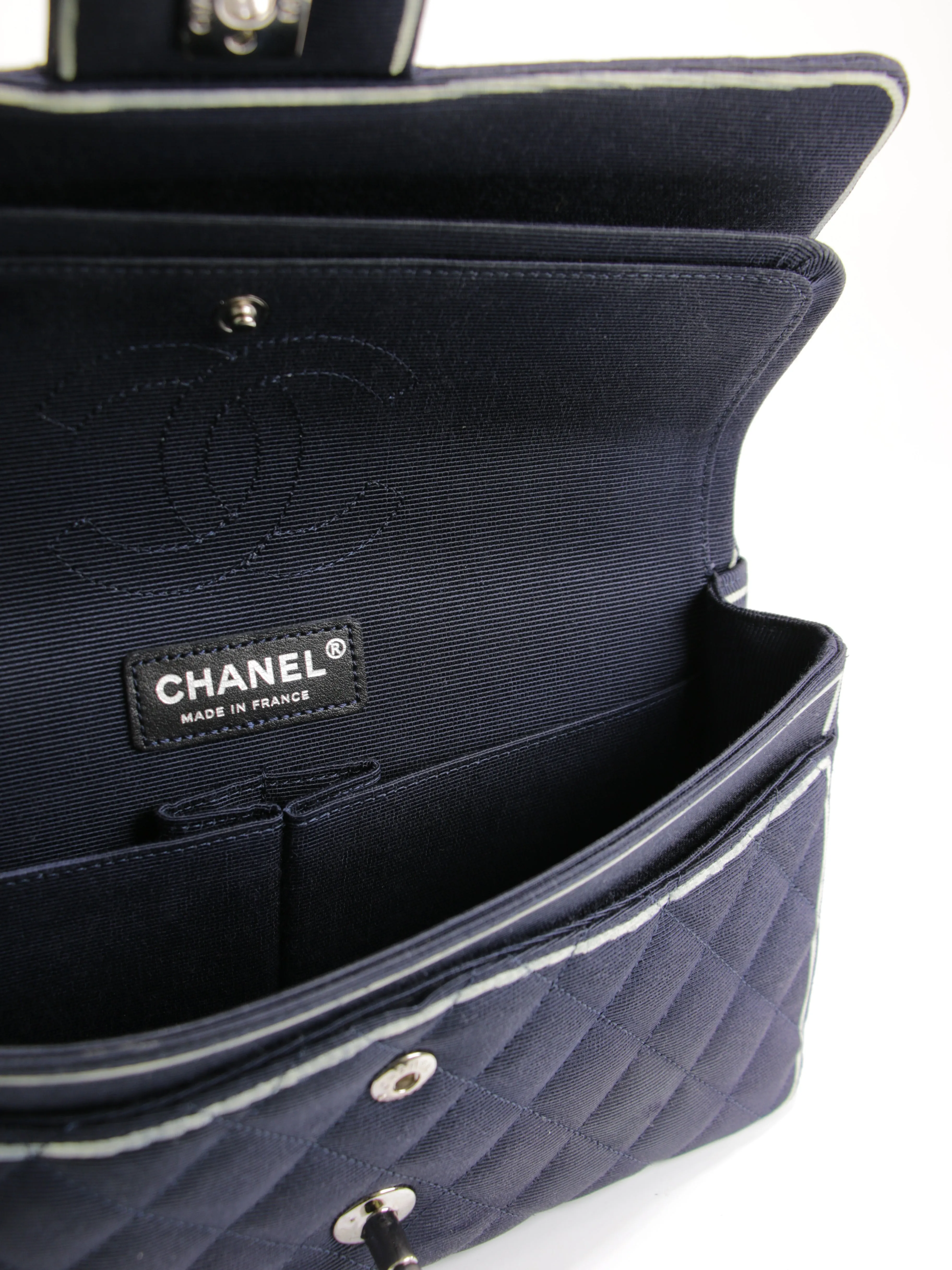 Medium Classic Flap