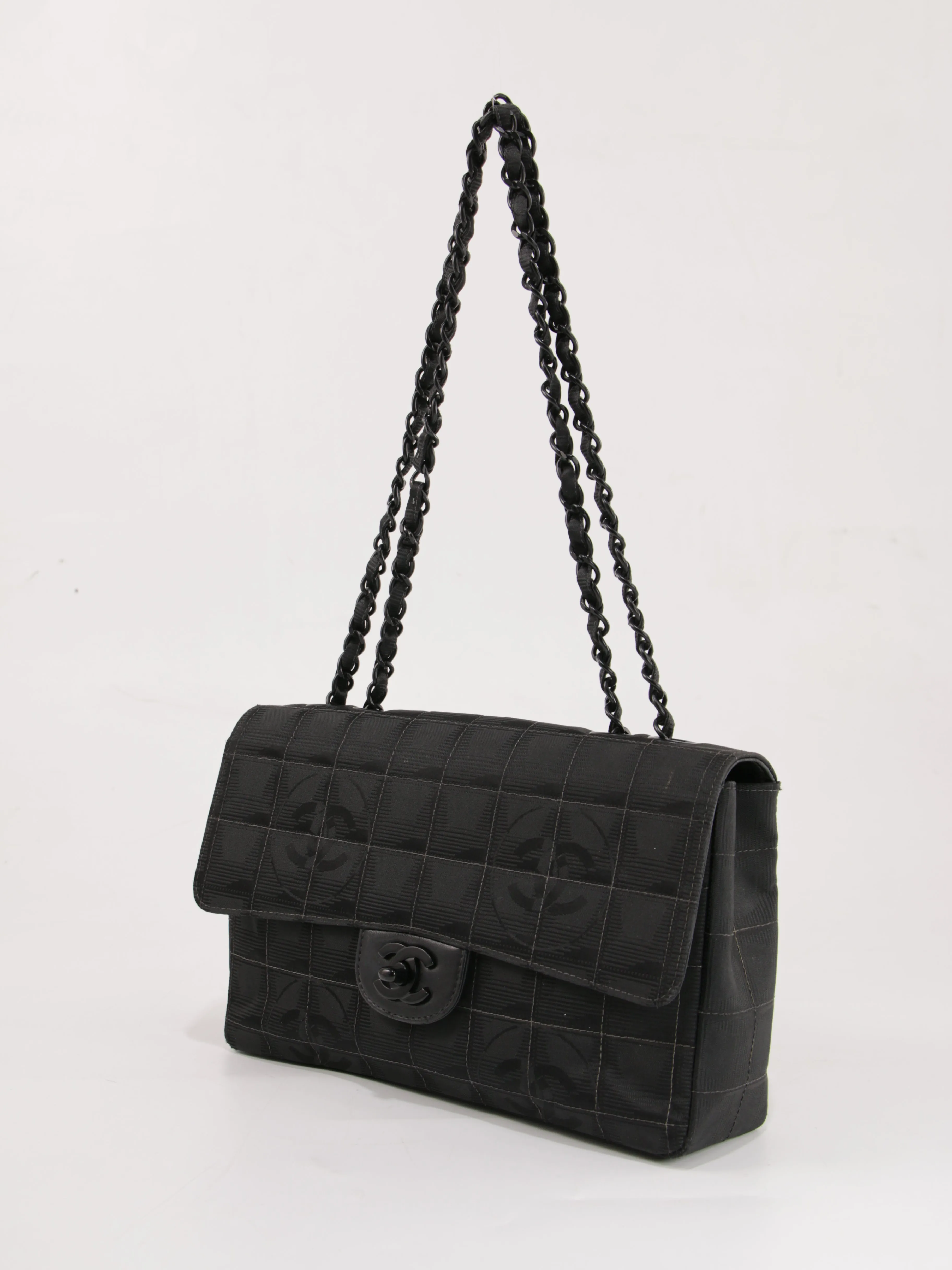 Medium Classic Flap