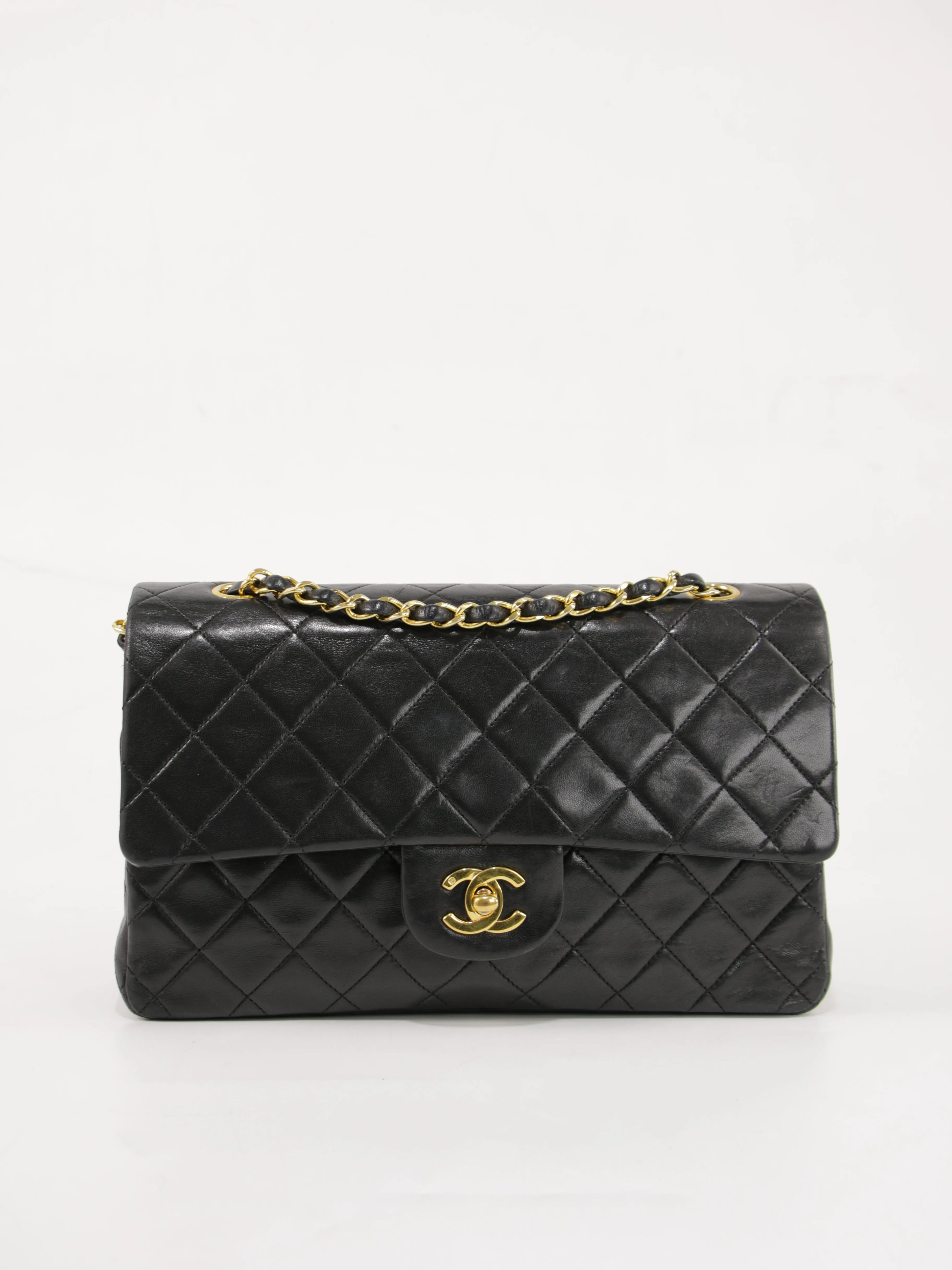 Medium Classic Flap