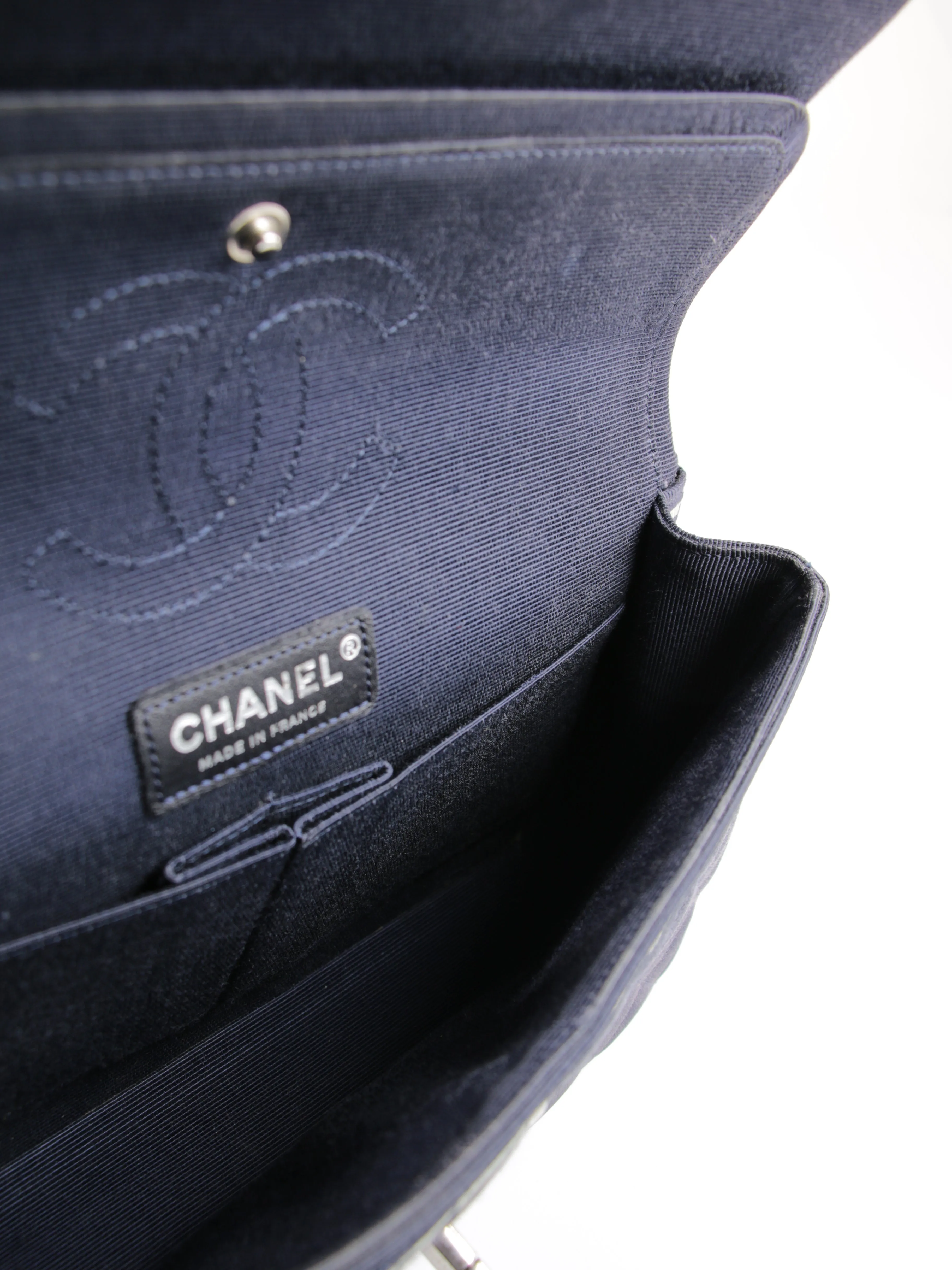 Medium Classic Flap