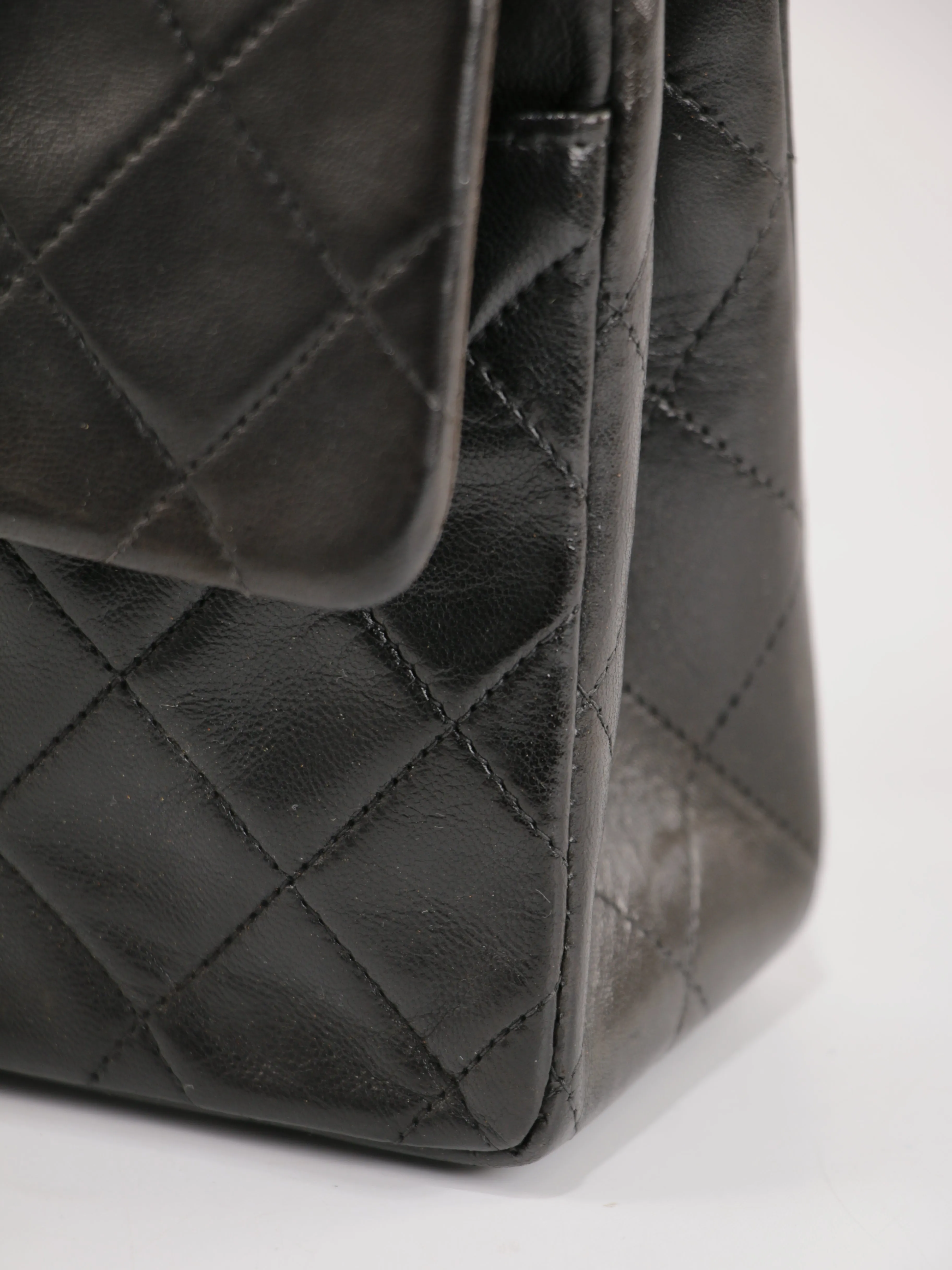 Medium Classic Flap