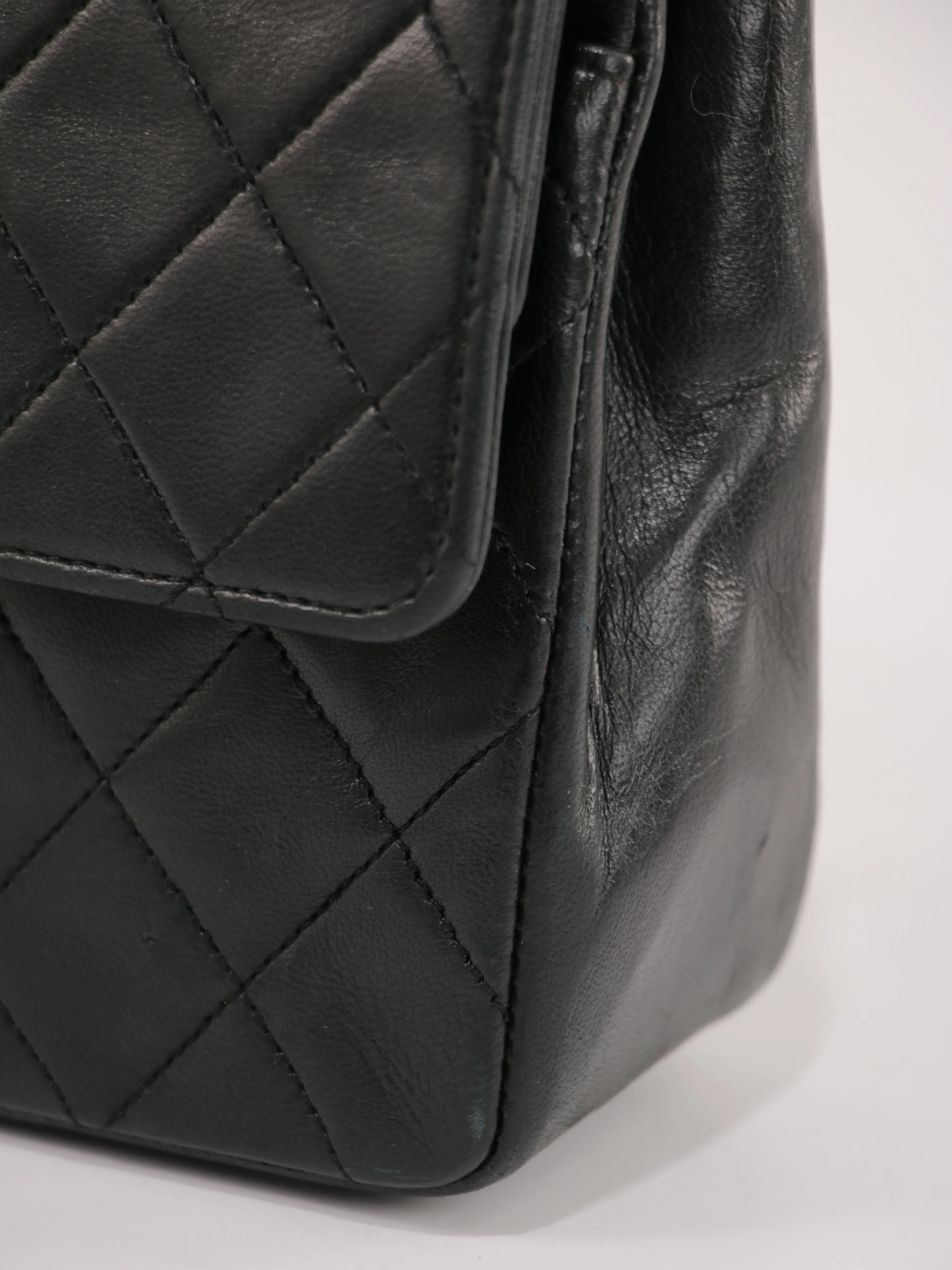 Medium Classic Flap