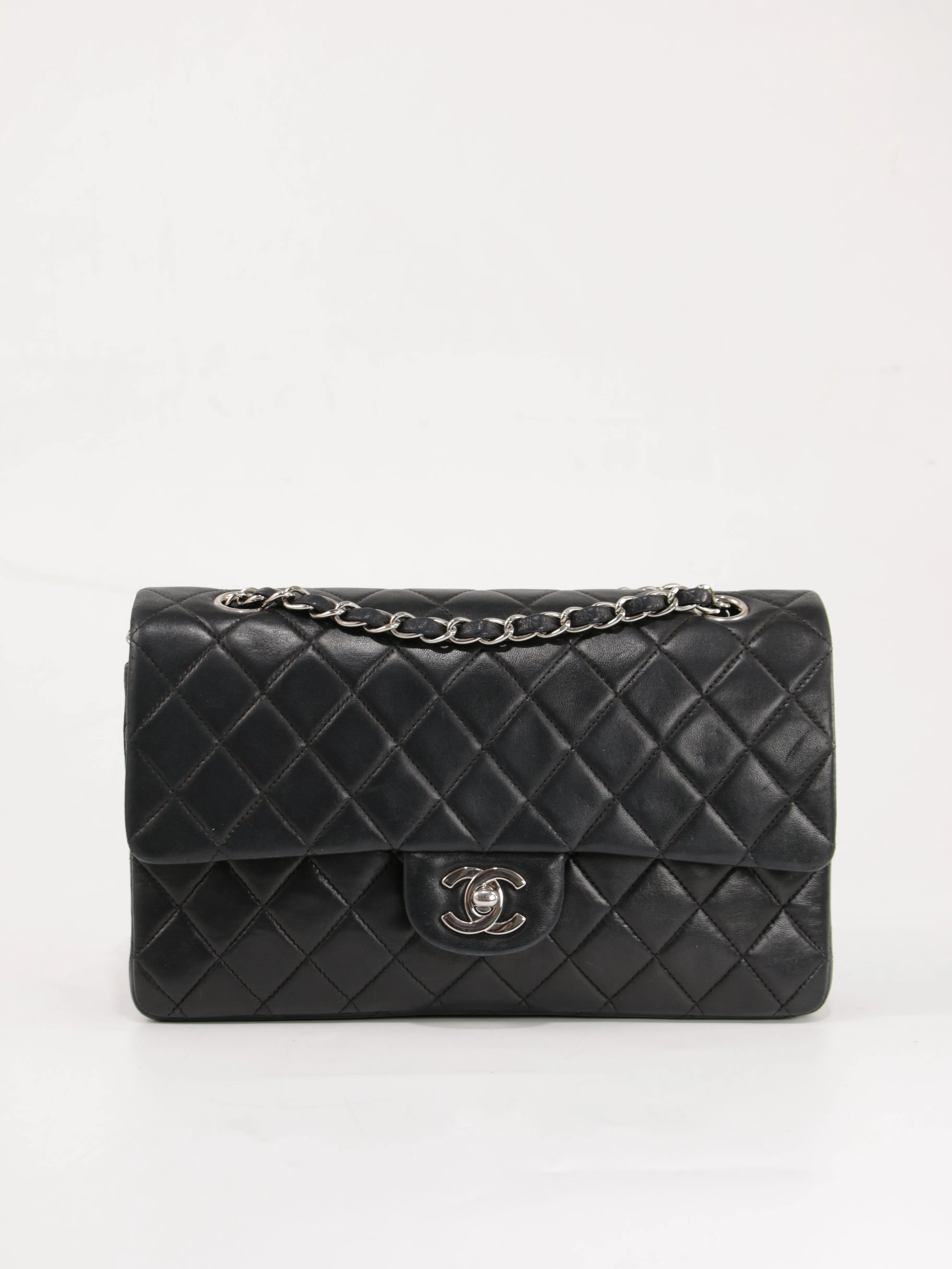 Medium Classic Flap