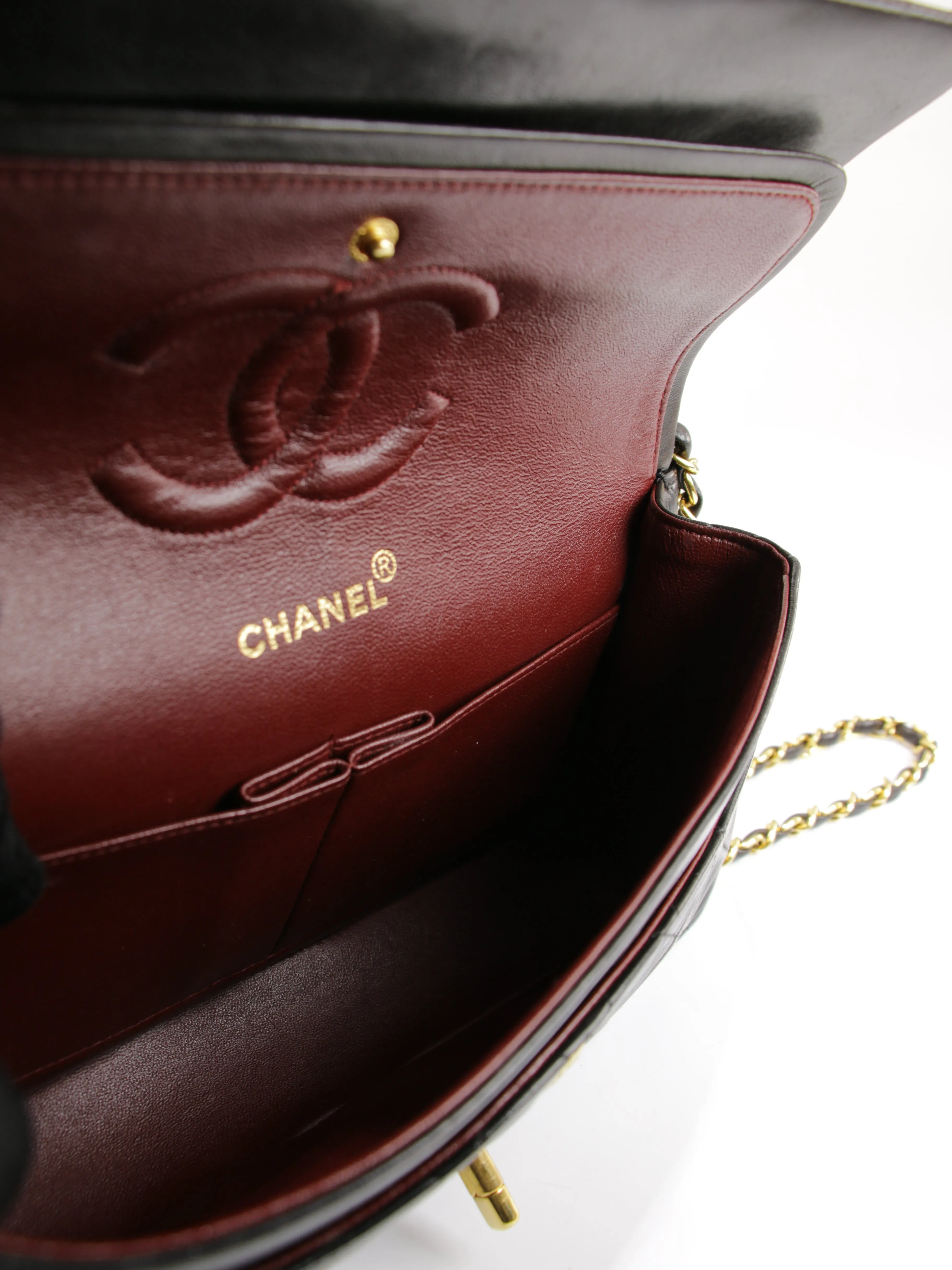 Medium Classic Flap