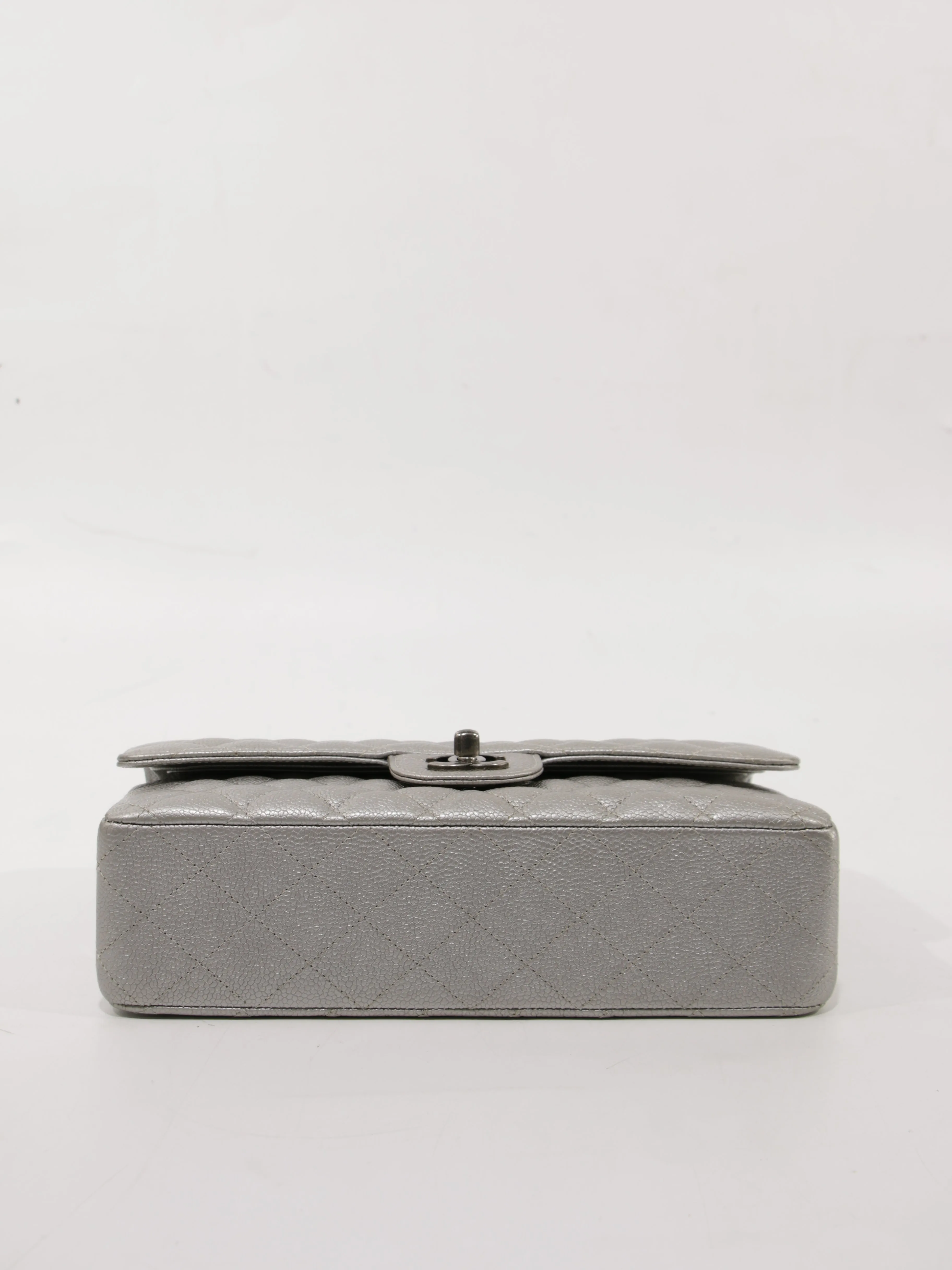 Medium Classic Flap