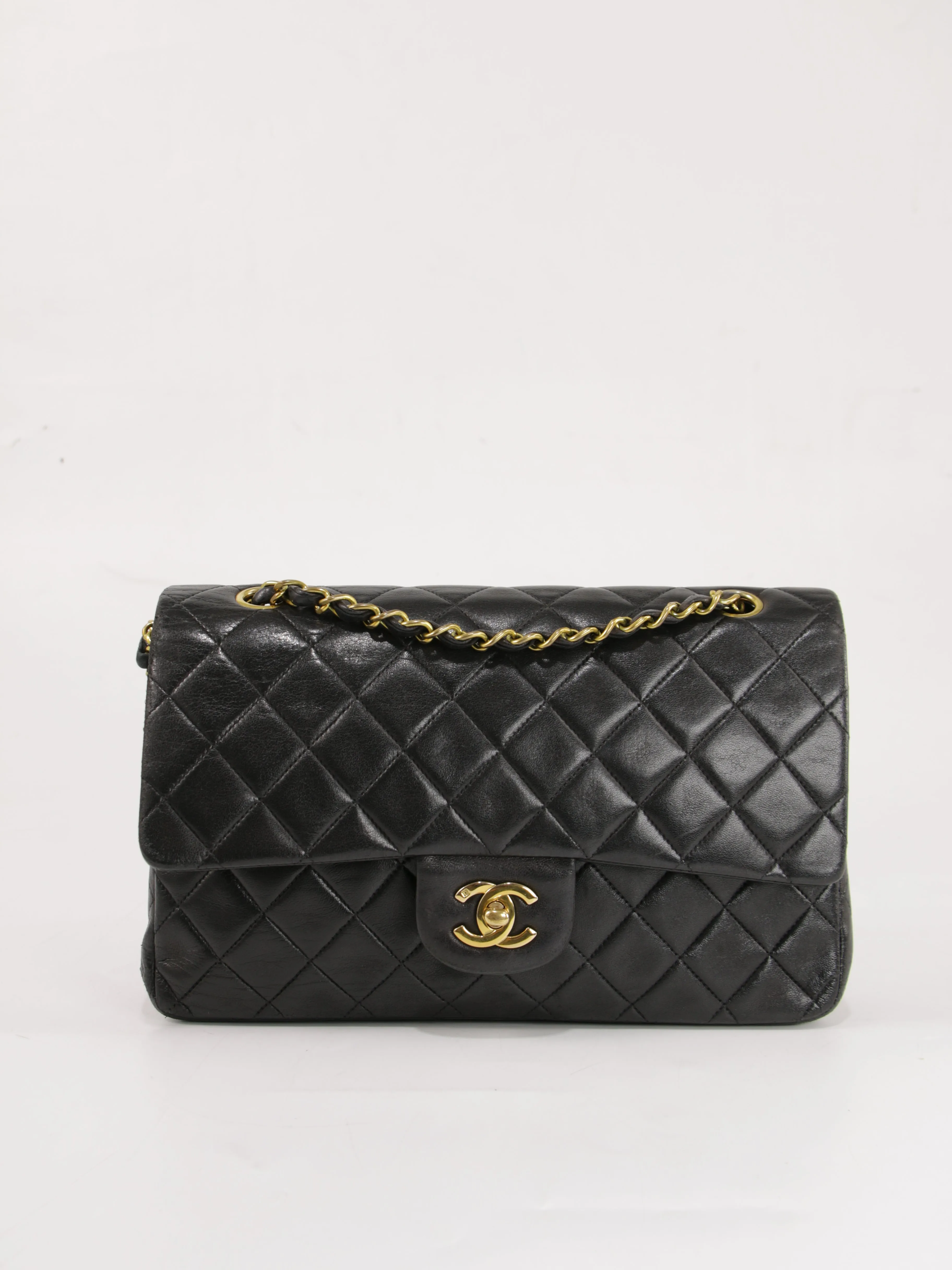 Medium Classic Flap