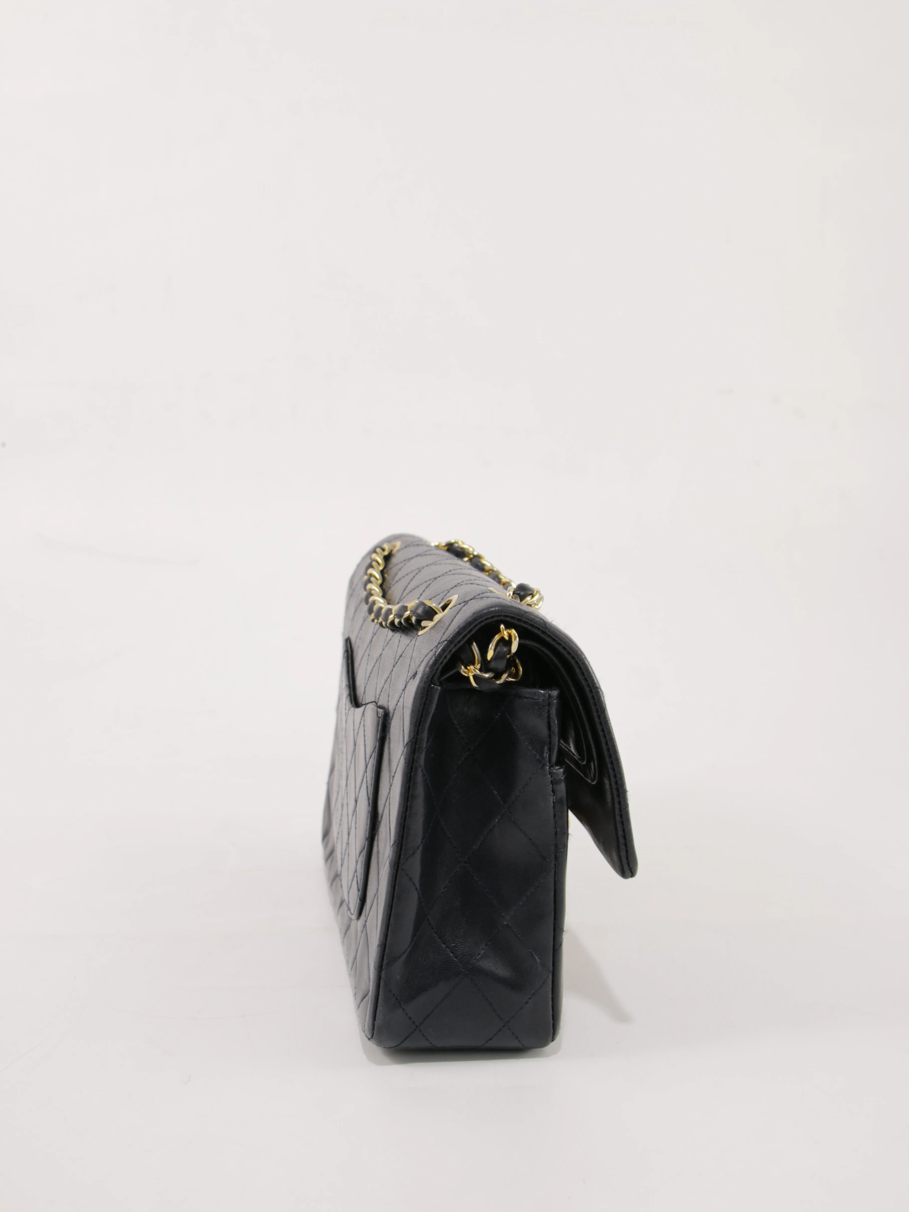 Medium Classic Flap