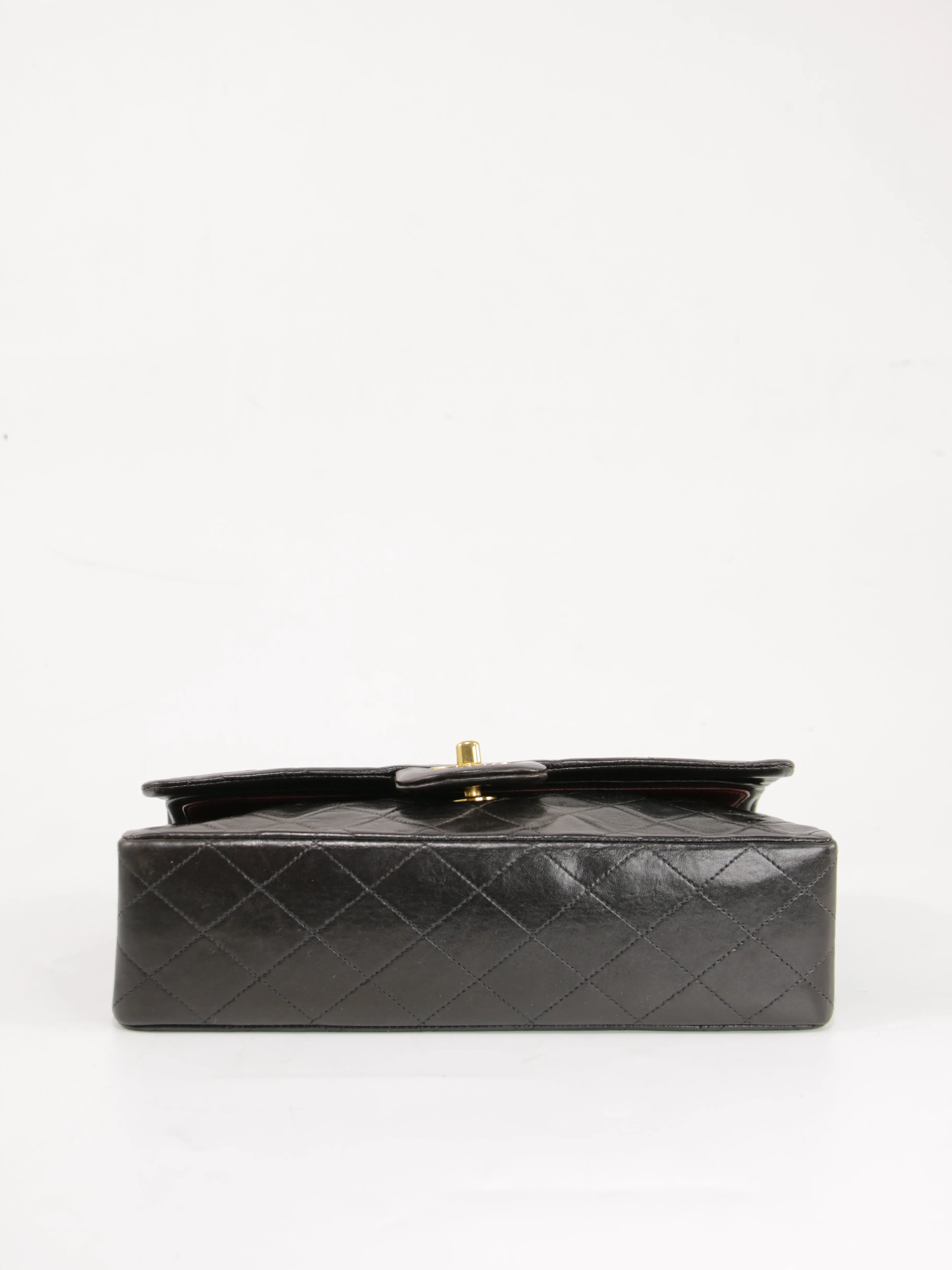 Medium Classic Flap