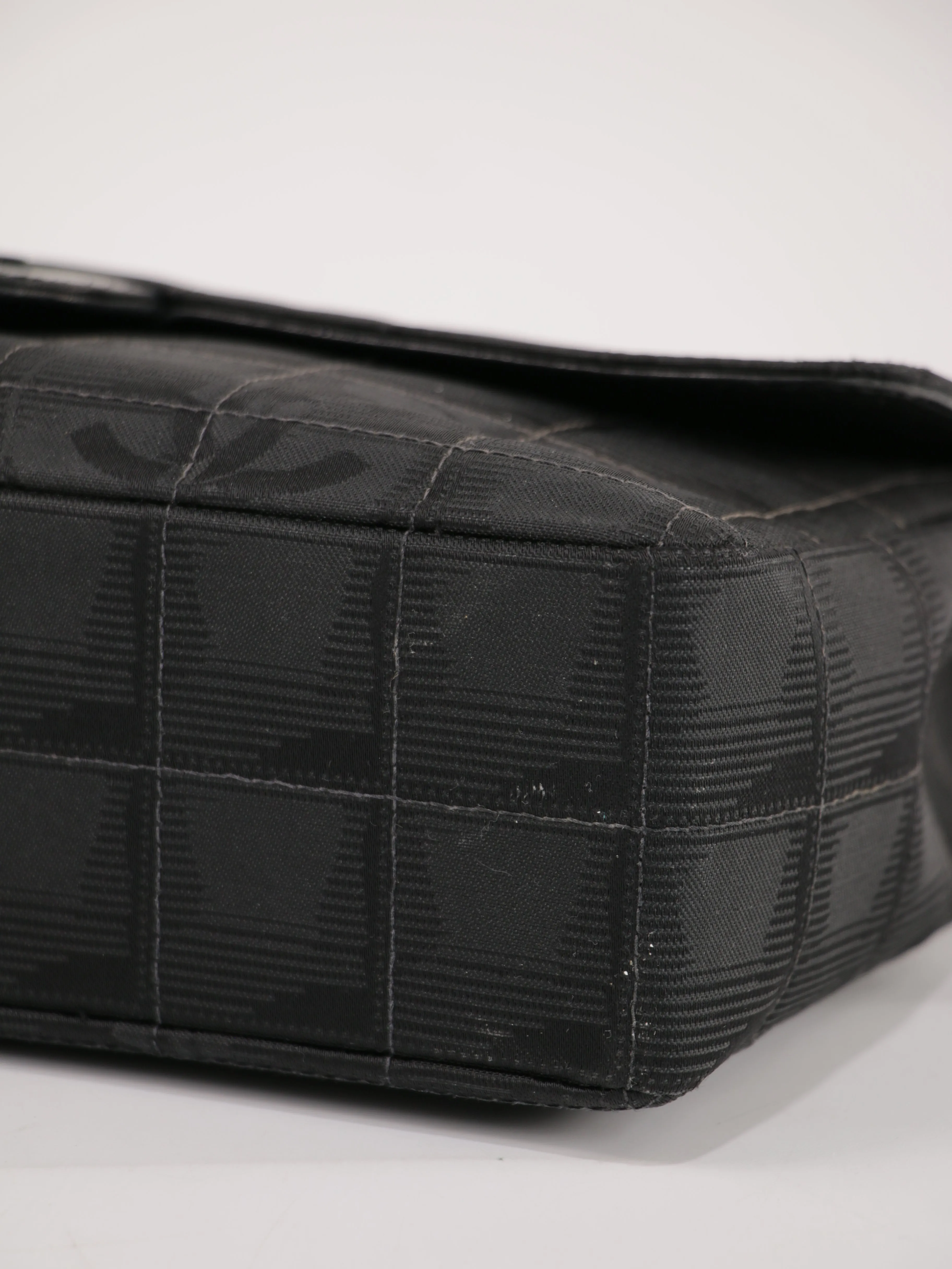 Medium Classic Flap