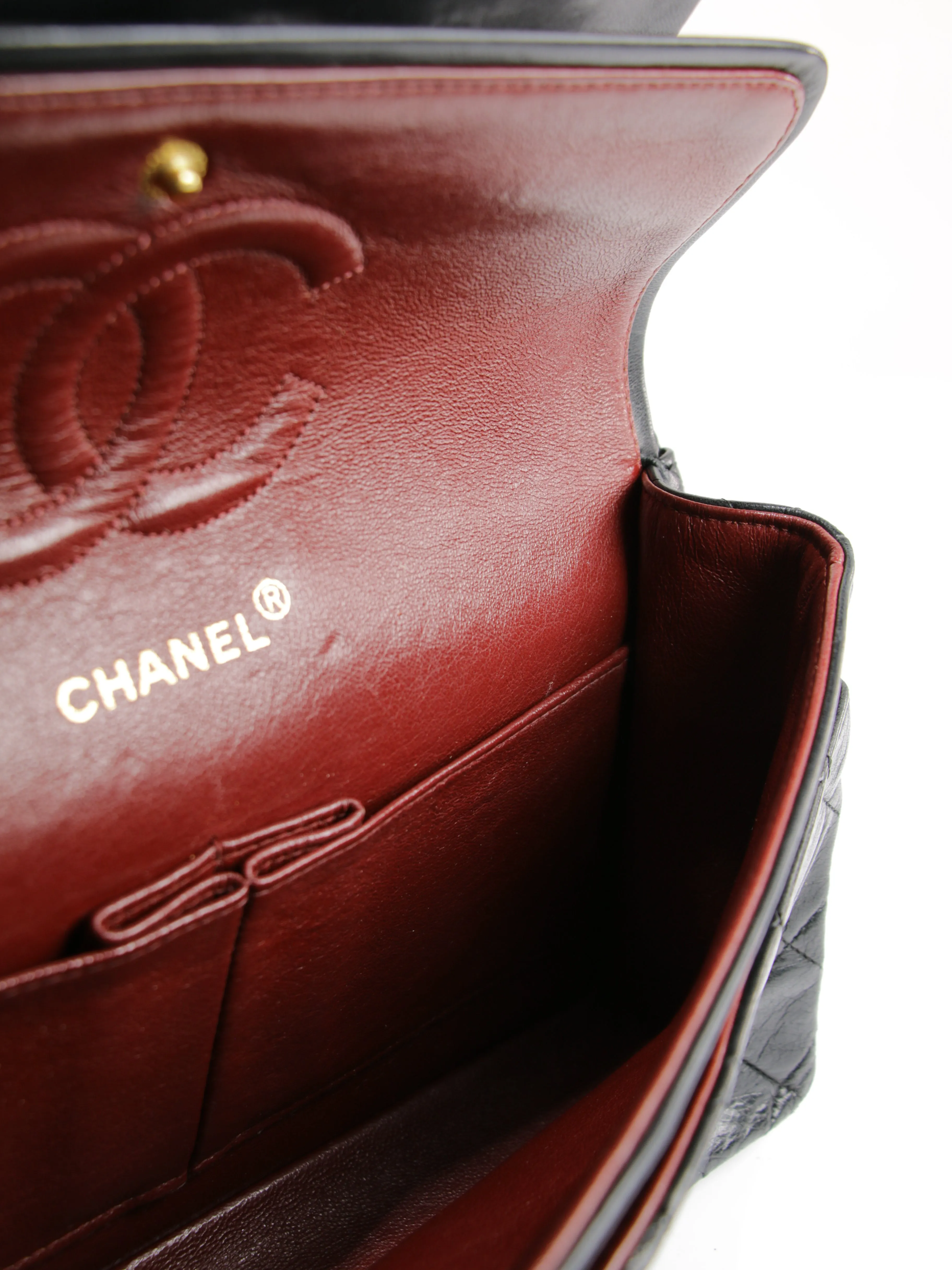 Medium Classic Flap