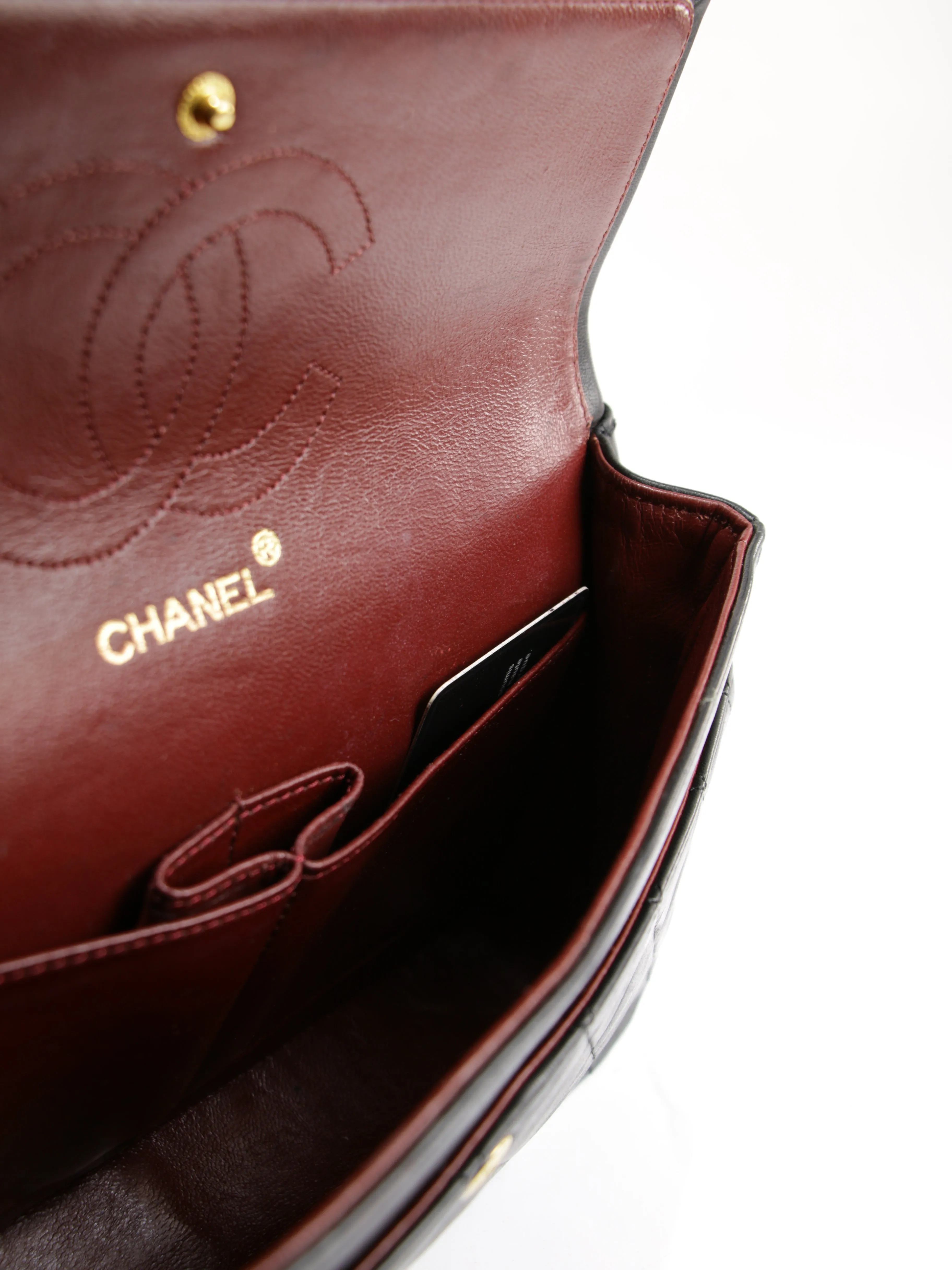 Medium Classic Flap