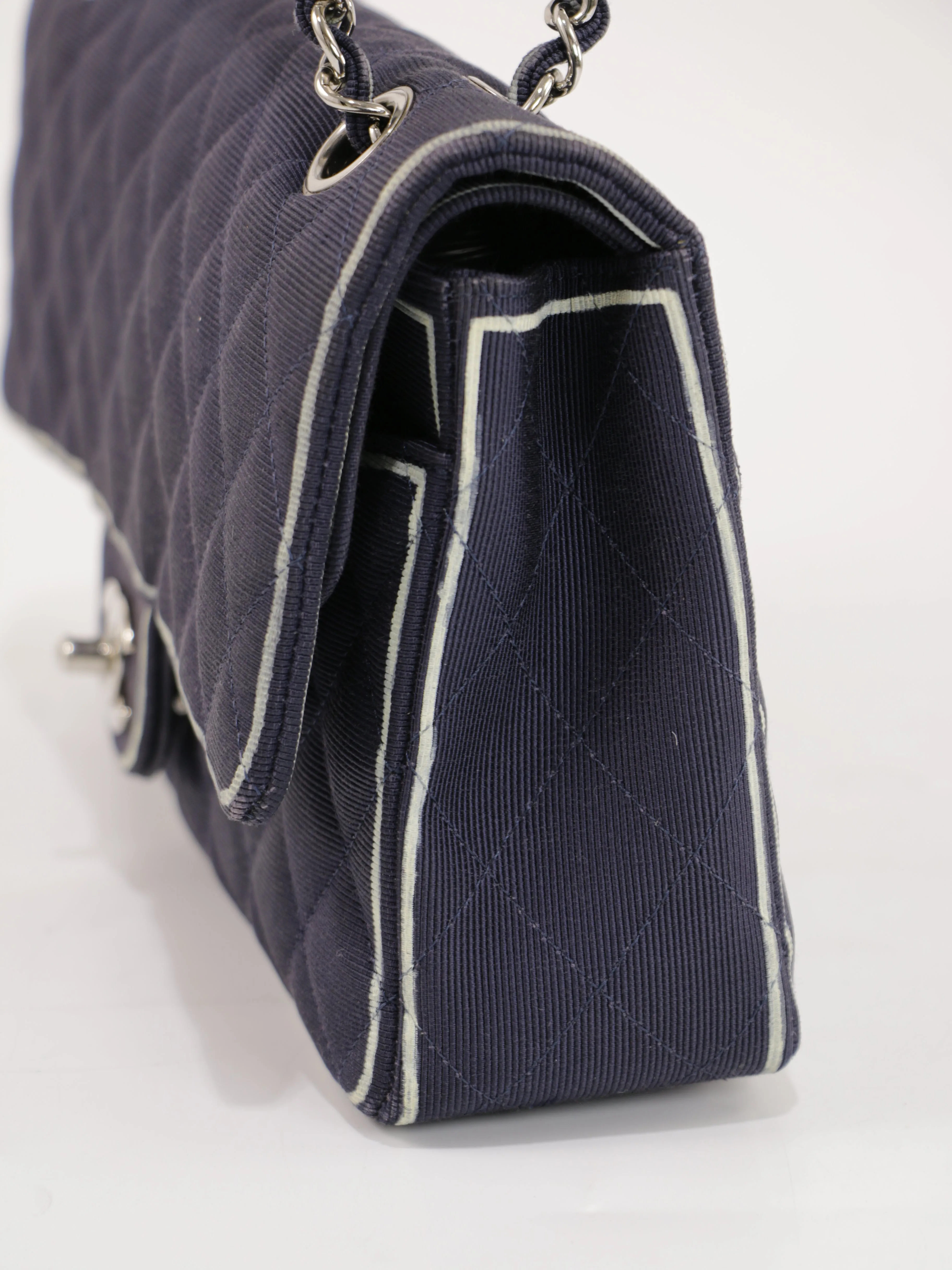 Medium Classic Flap