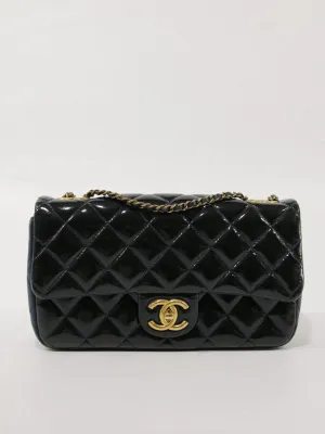 Medium Classic Flap