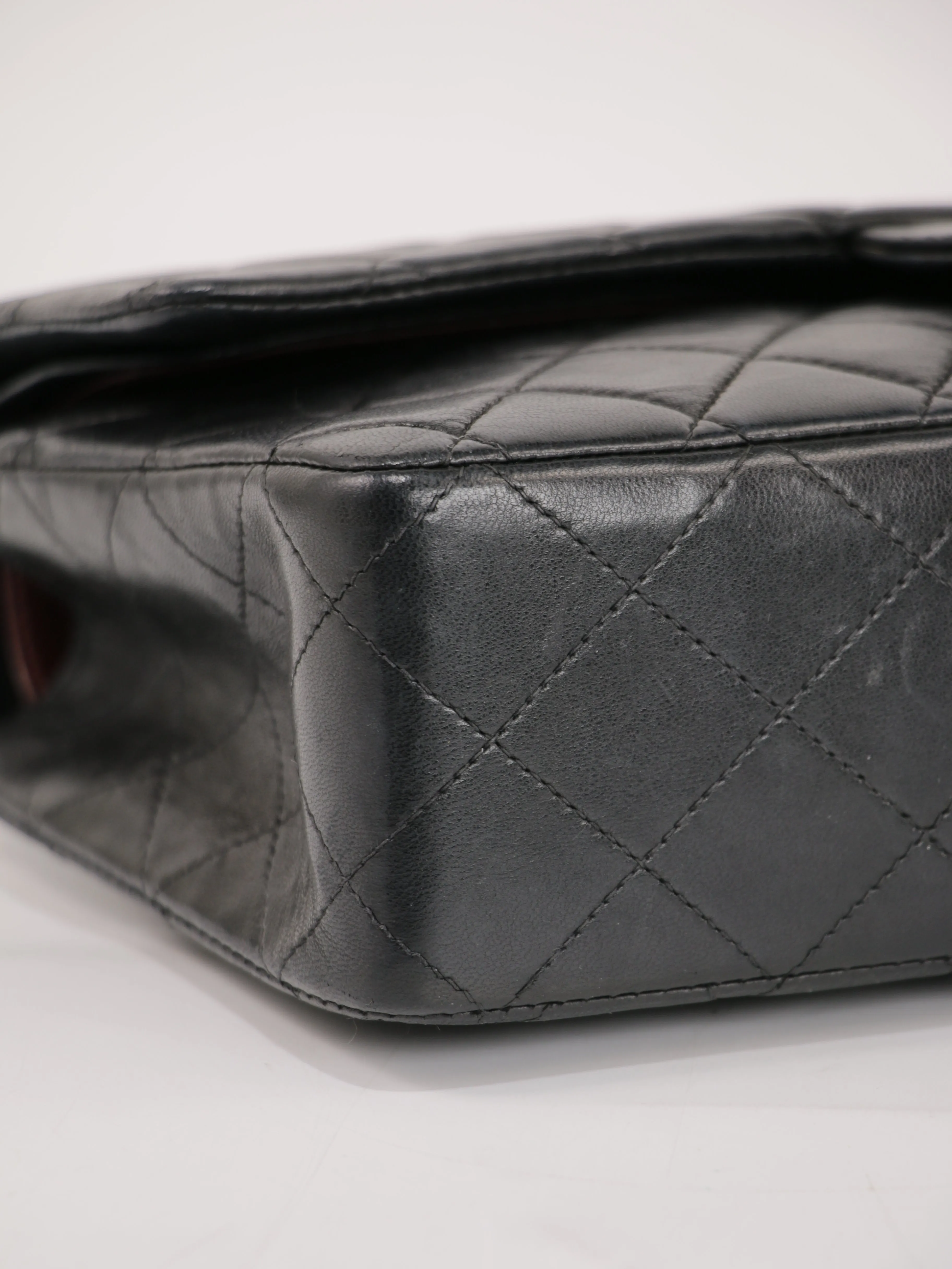 Medium Classic Flap