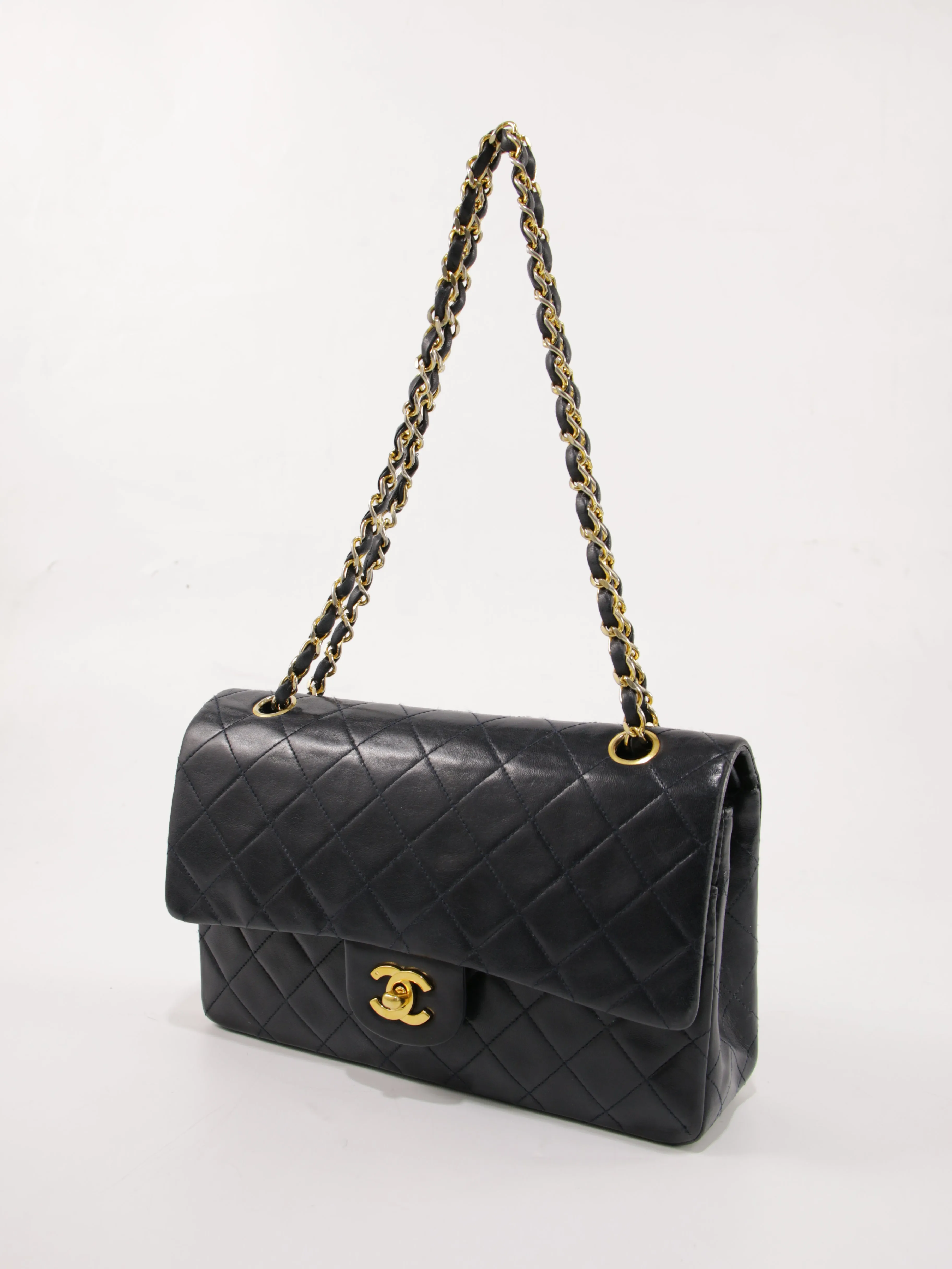 Medium Classic Flap