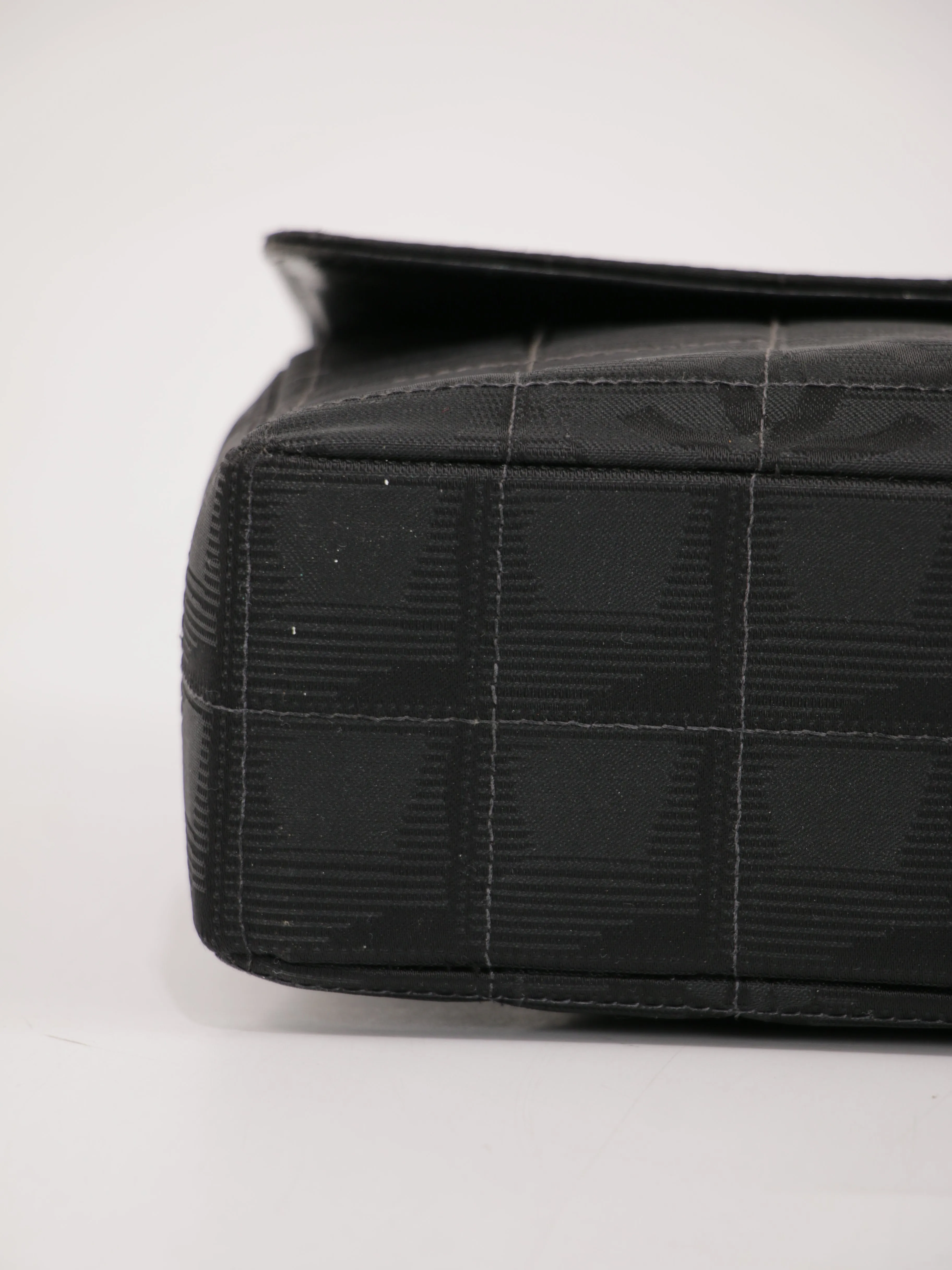 Medium Classic Flap